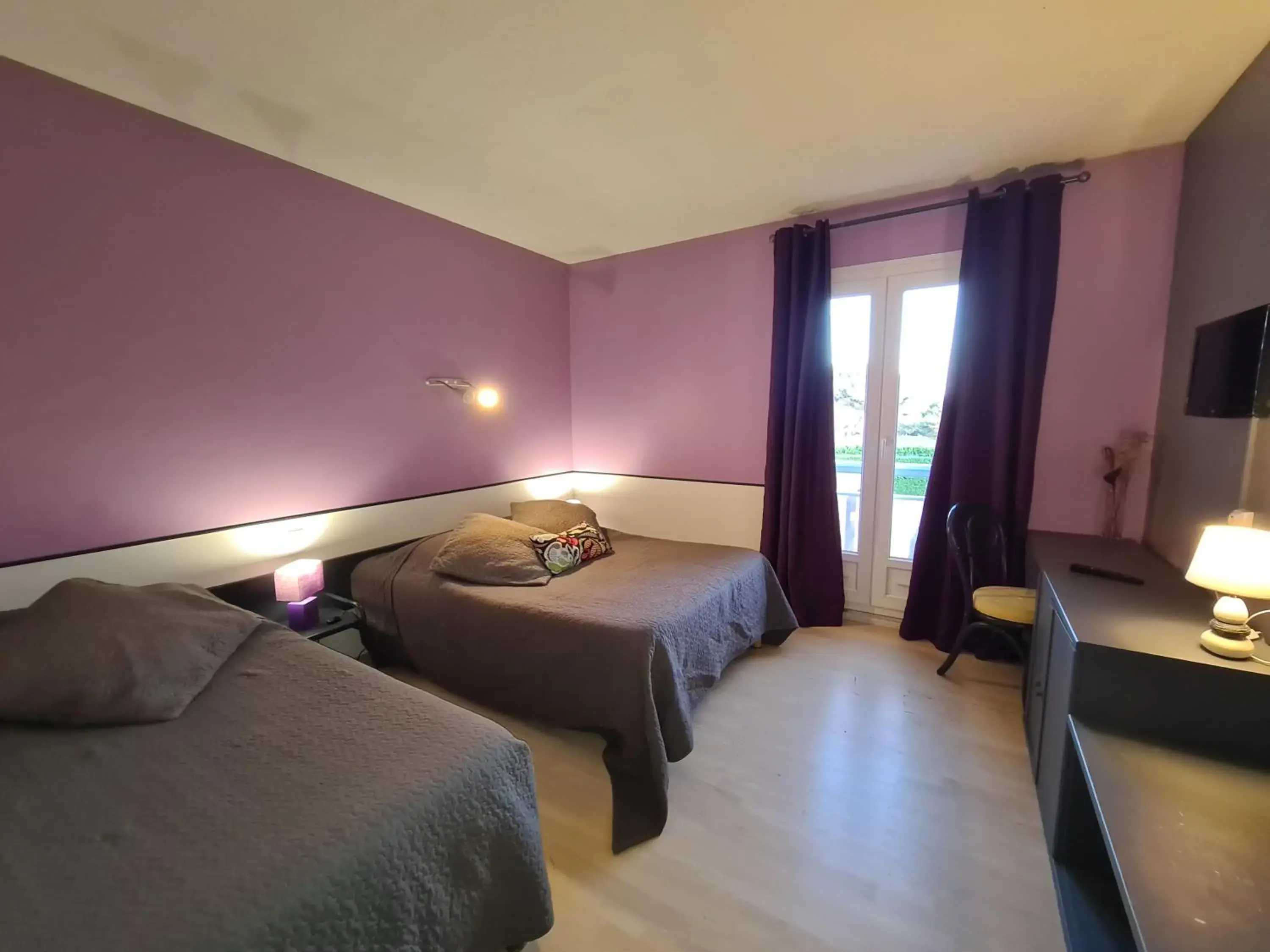 Double Room - single occupancy in Hôtel Restaurant Le Mas De L'Olivier Double Room - single occupancy in Hôtel Restaurant Le Mas De L'Olivier