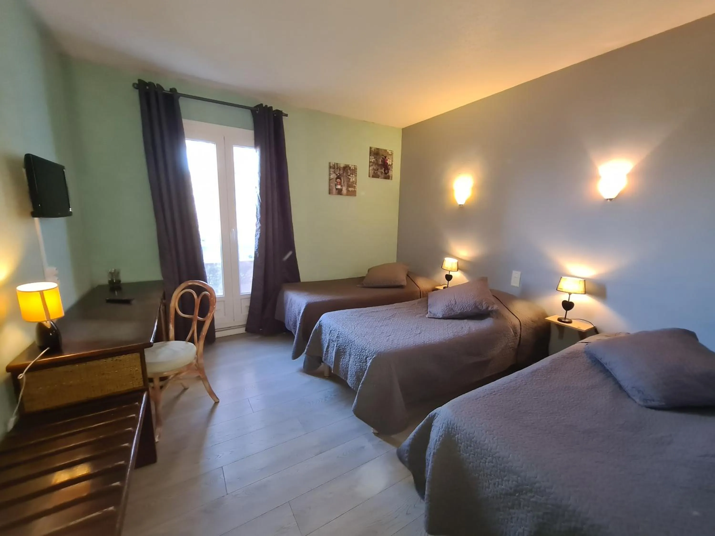 Bedroom, Bed in Hôtel Restaurant Le Mas De L'Olivier