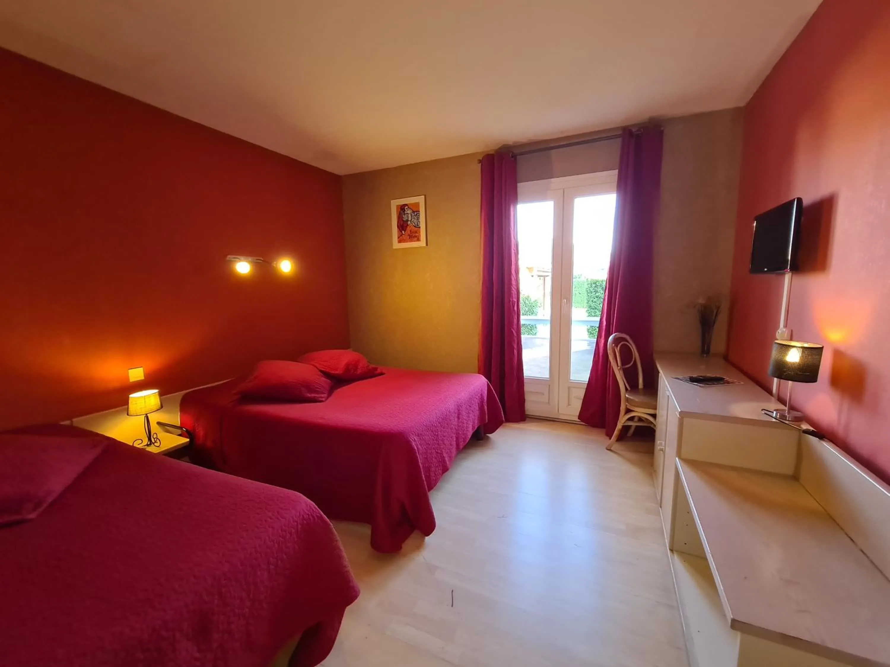 Bedroom, Bed in Hôtel Restaurant Le Mas De L'Olivier