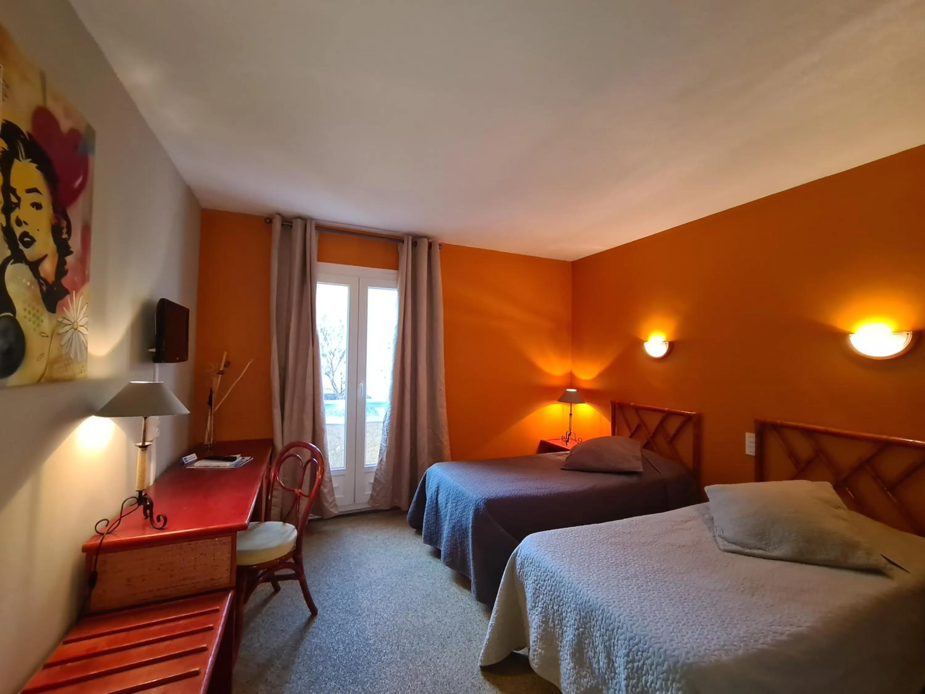 Bedroom, Bed in Hôtel Restaurant Le Mas De L'Olivier