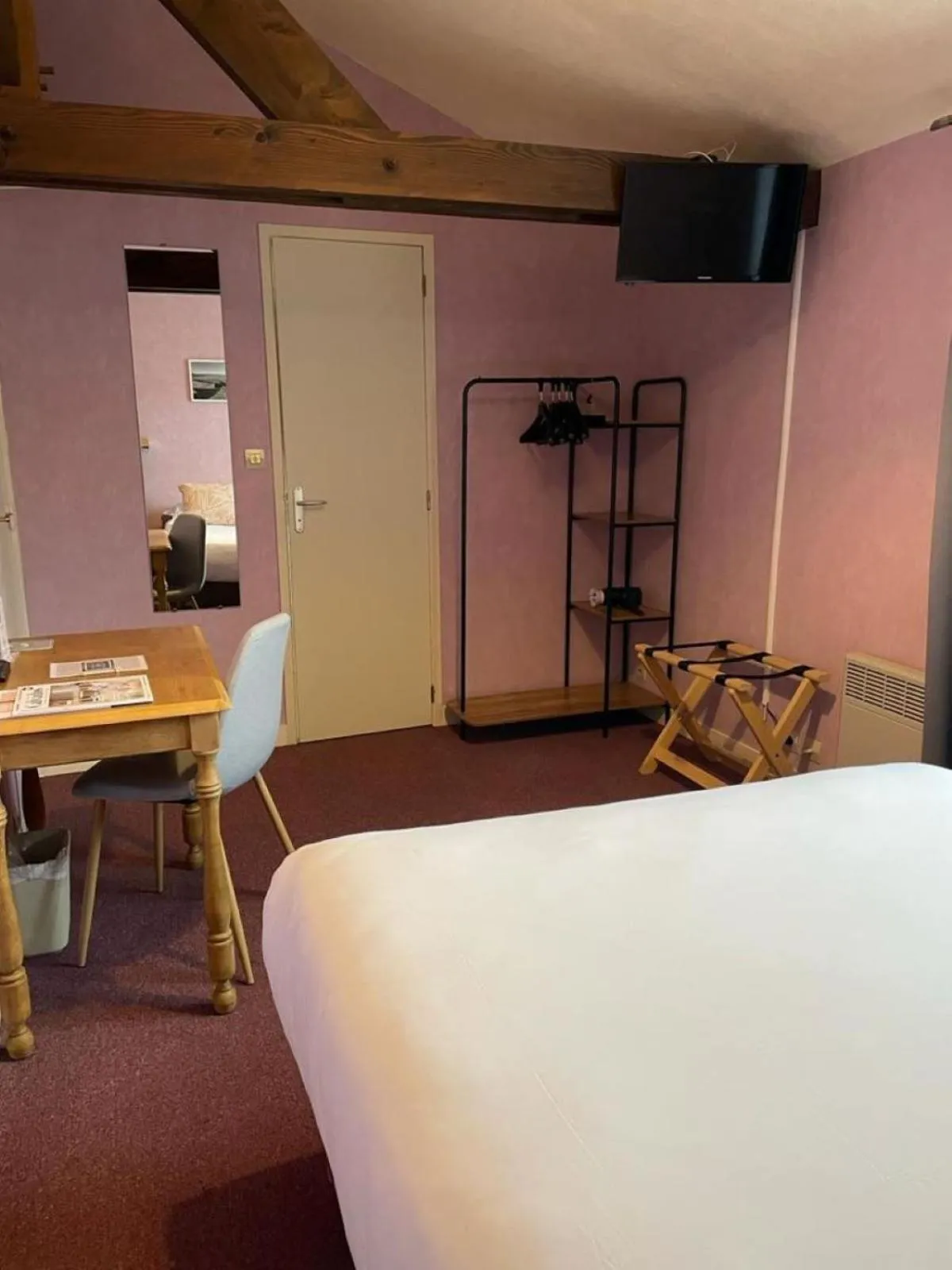 Photo of the whole room, Bed in Le Vauban