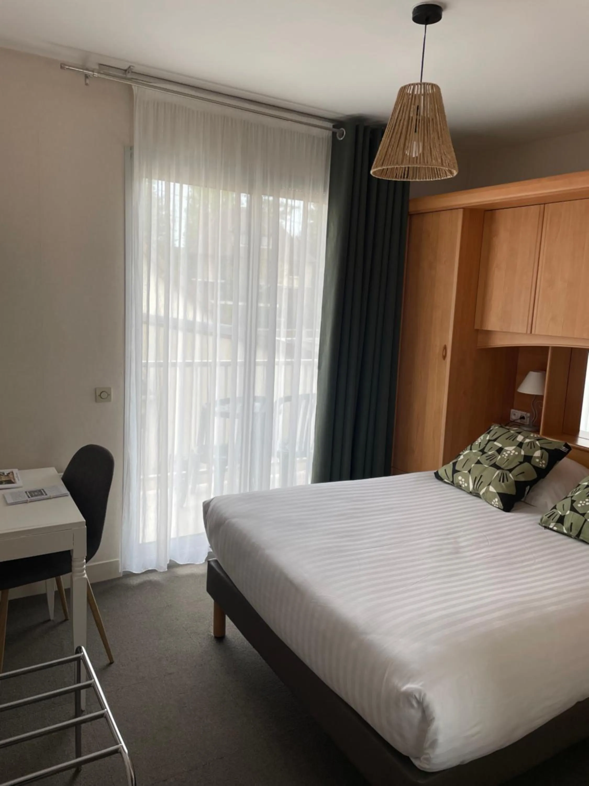 Balcony/Terrace, Bed in Le Vauban