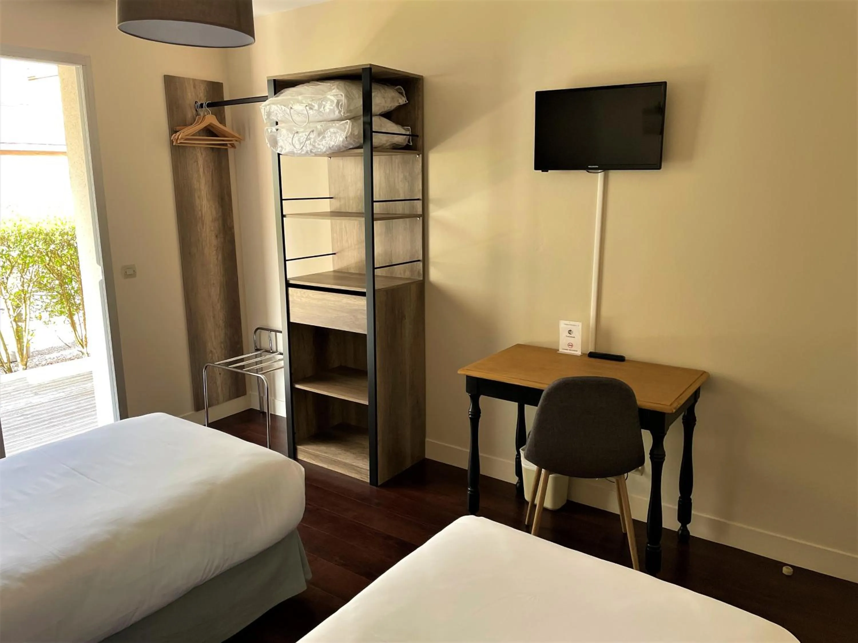 Photo of the whole room, Bed in Le Vauban