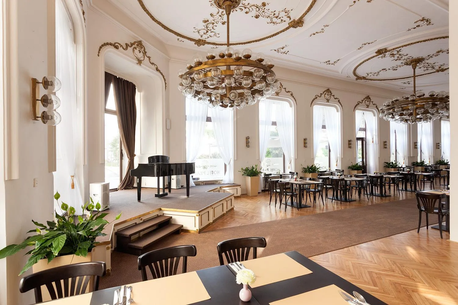Restaurant/places to eat in B&B Hotel Praha