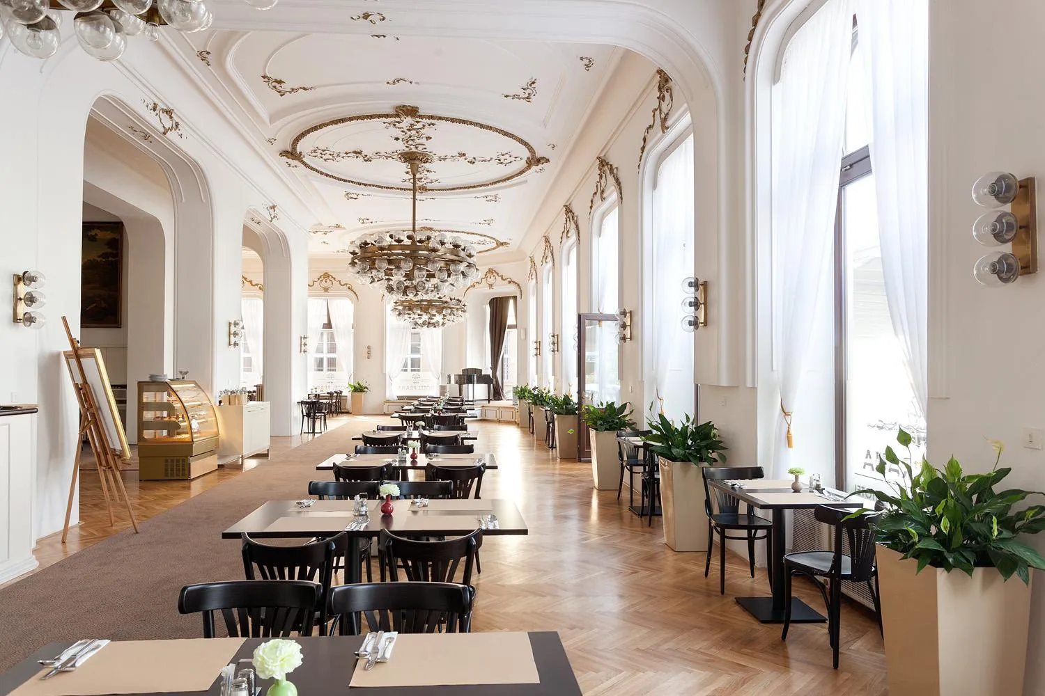 Restaurant/places to eat in B&B Hotel Praha