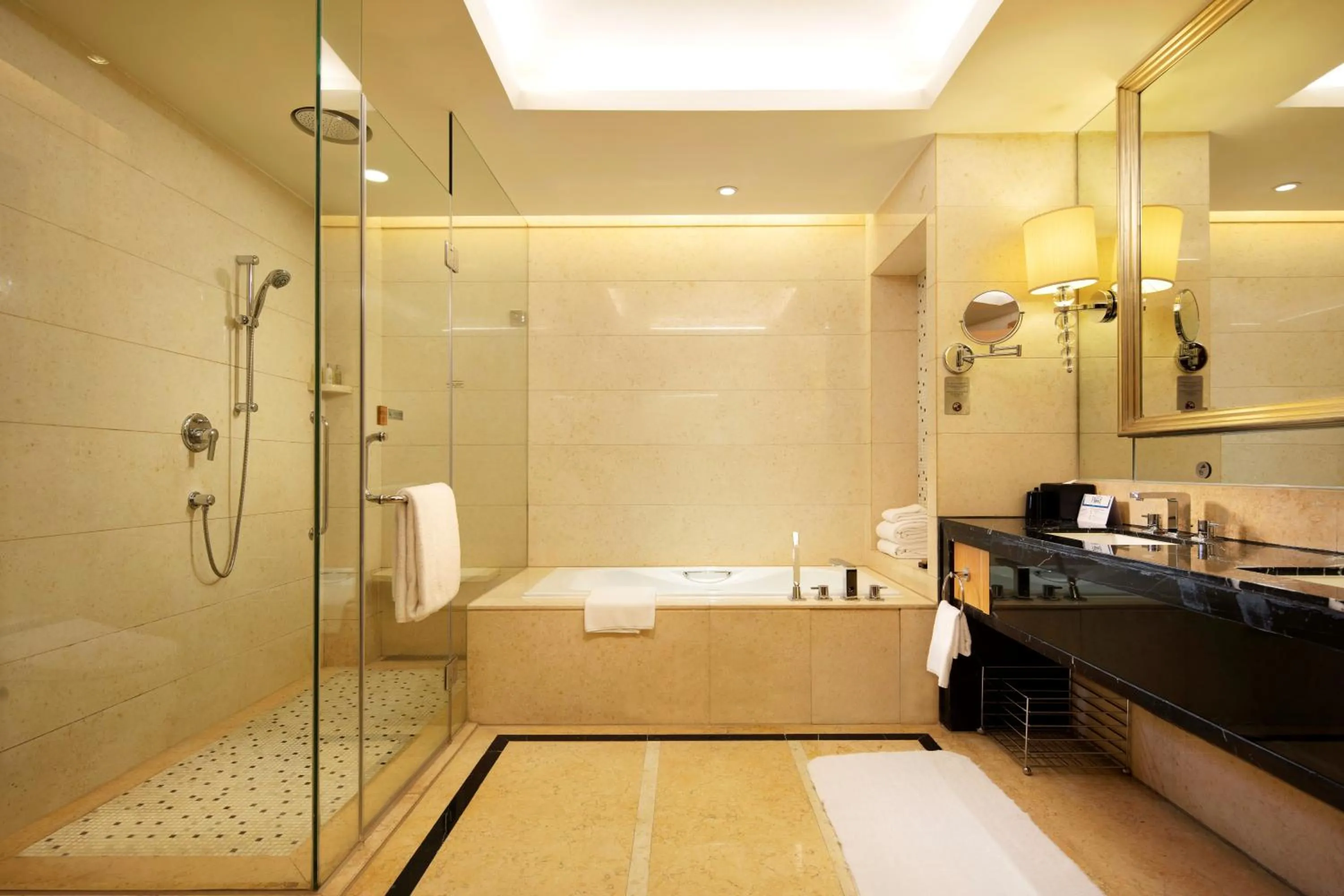 Bathroom in Hilton Xiamen, Lobby Links to Metro&shopping mall, Near train station