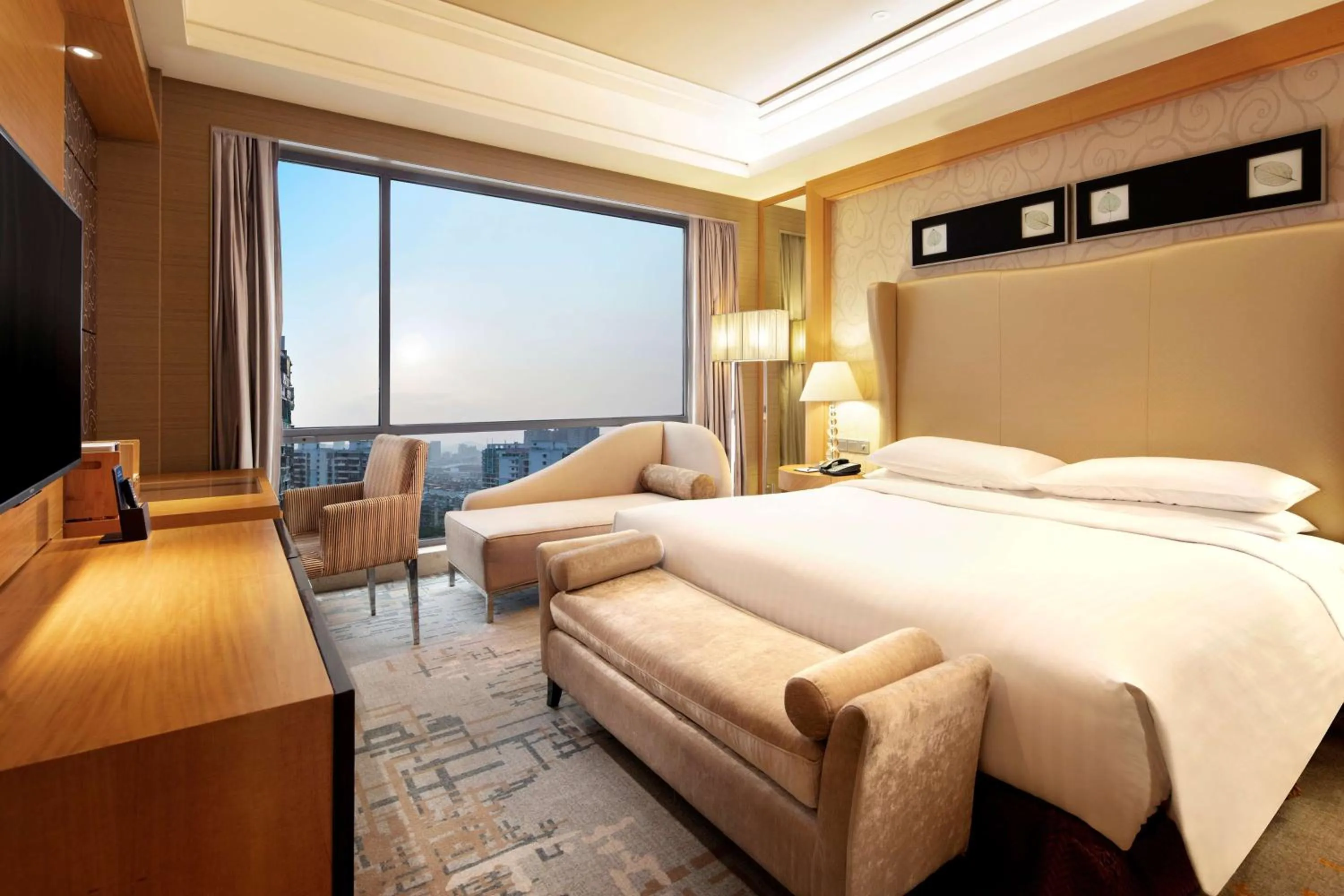 Bedroom, Bed in Hilton Xiamen, Lobby Links to Metro&shopping mall, Near train station