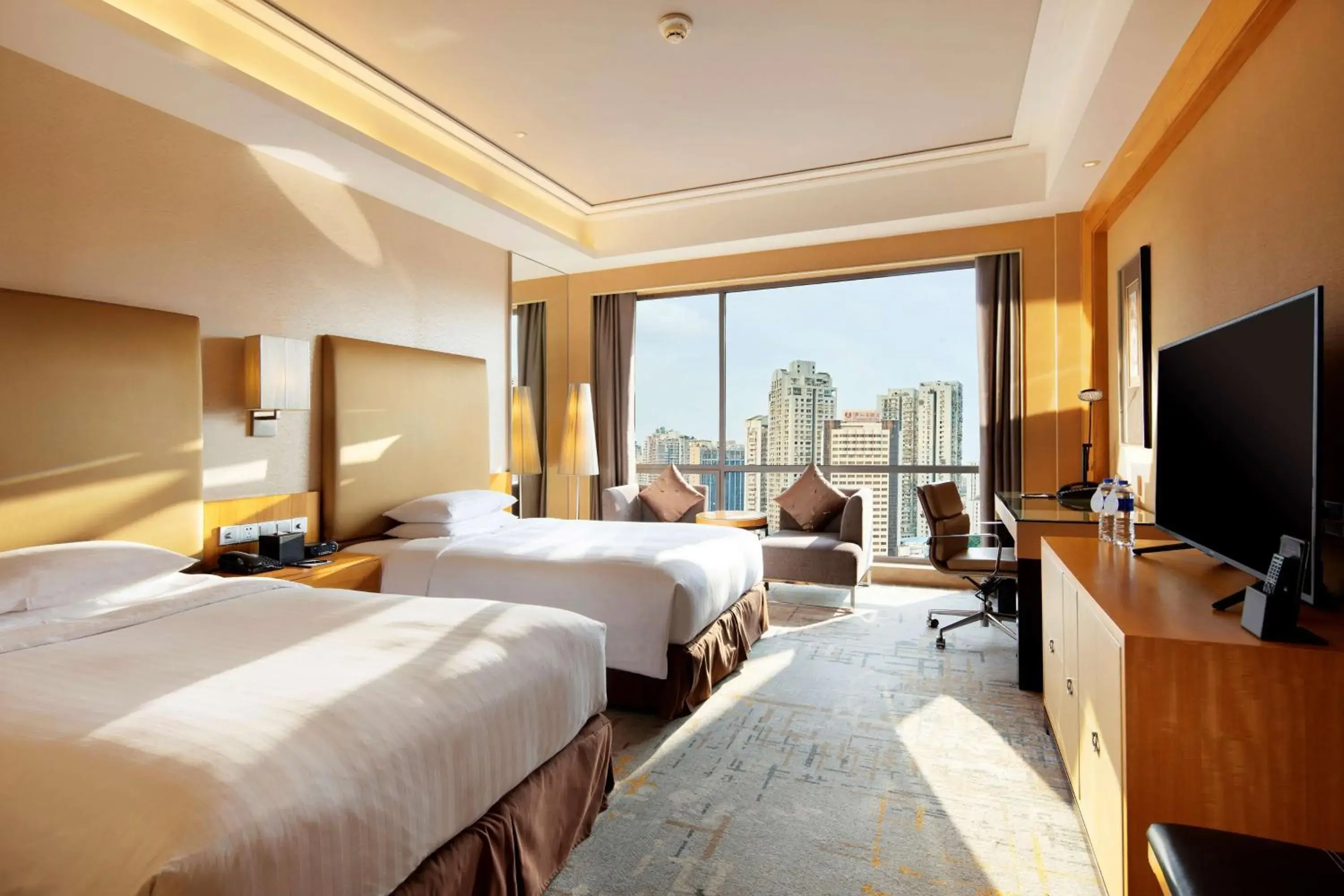 Deluxe Twin Room with City View in Hilton Xiamen, Lobby Links to Metro&shopping mall, Near train station Deluxe Twin Room with City View in Hilton Xiamen, Lobby Links to Metro&shopping mall, Near train station