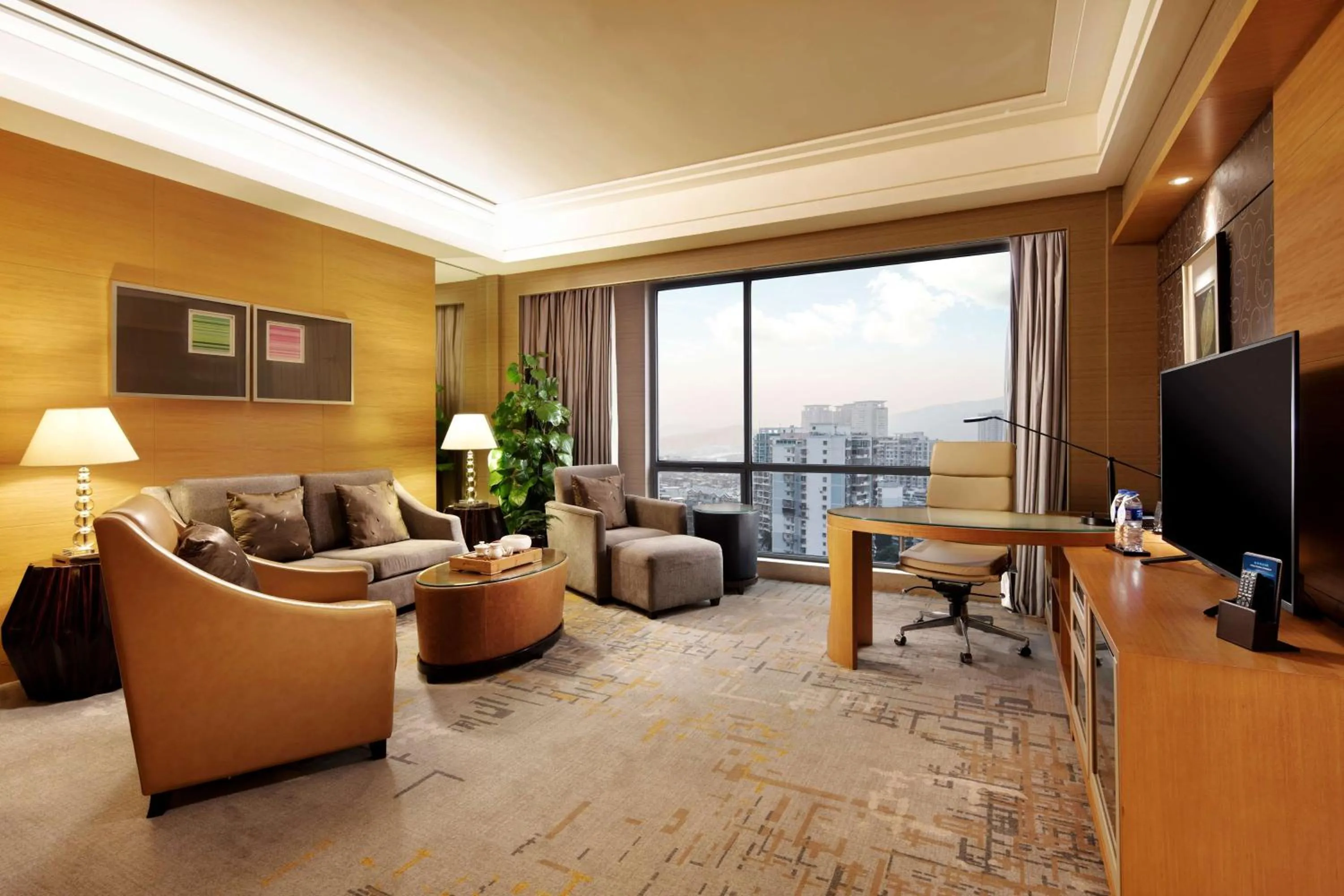 Bedroom in Hilton Xiamen, Lobby Links to Metro&shopping mall, Near train station