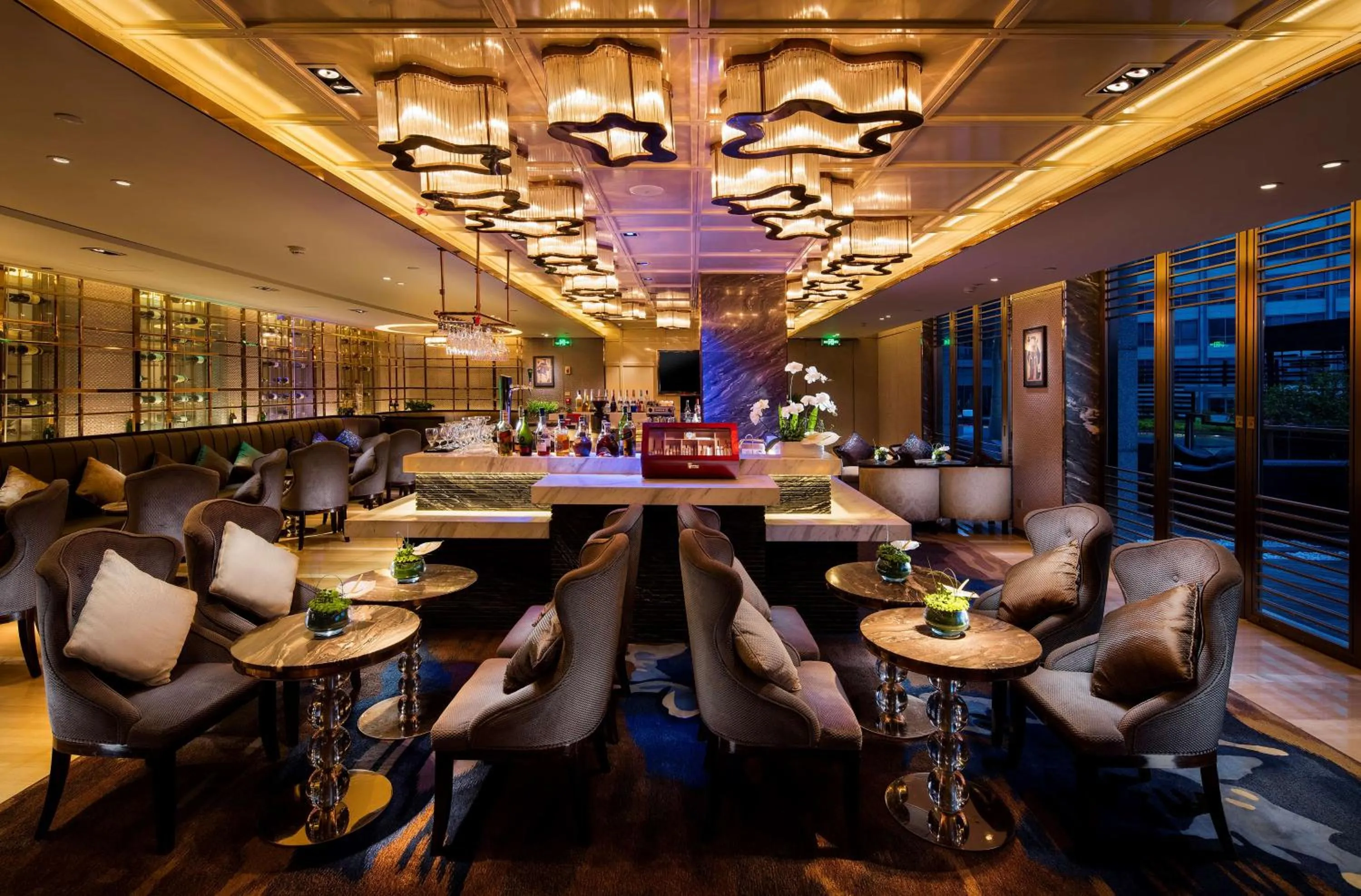Lounge or bar in Hilton Xiamen, Lobby Links to Metro&shopping mall, Near train station
