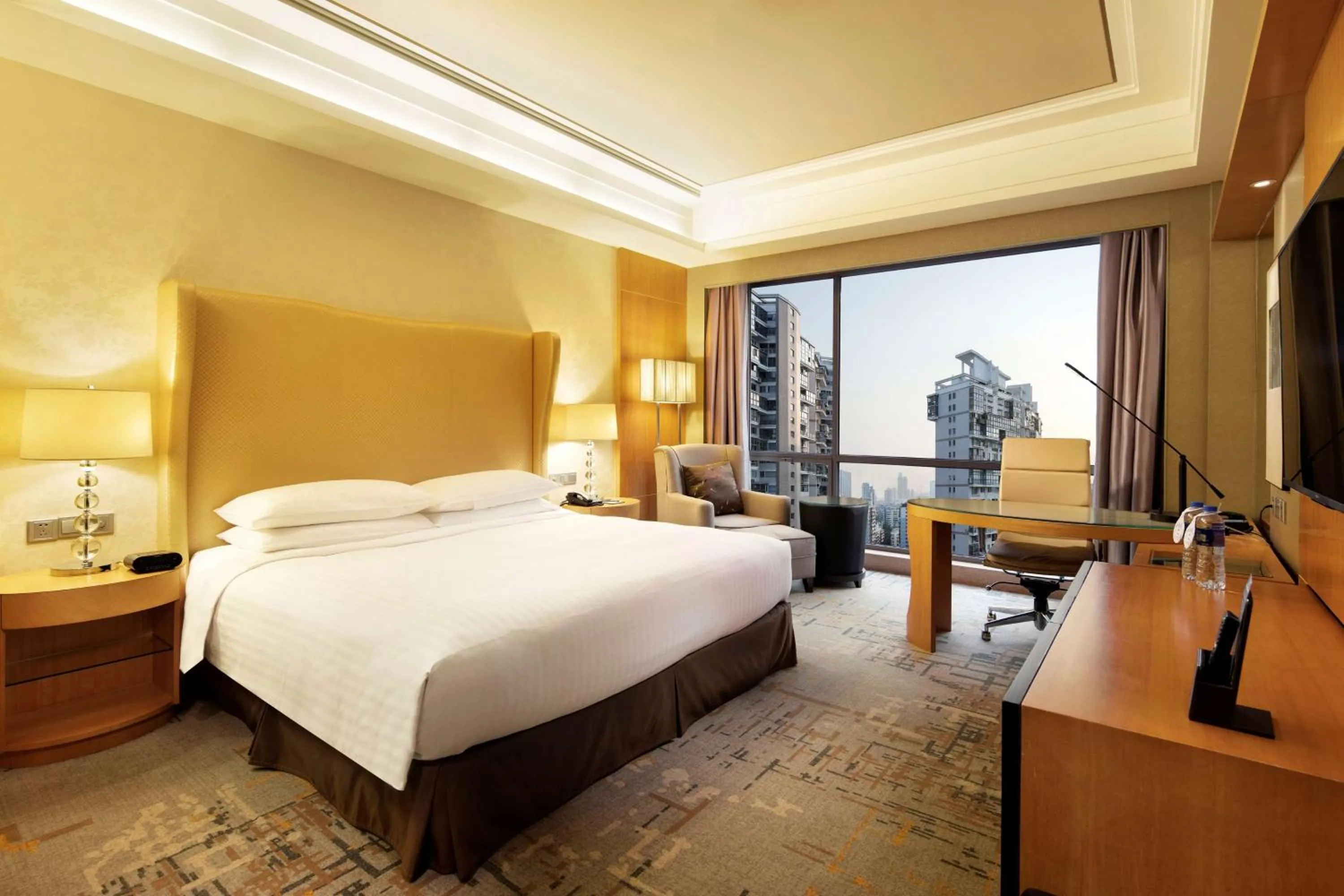 Bedroom, Bed in Hilton Xiamen, Lobby Links to Metro&shopping mall, Near train station