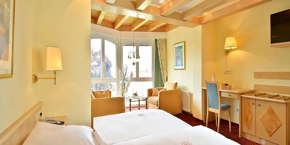 Photo of the whole room, Bed in Hotel Zum weißen Stein