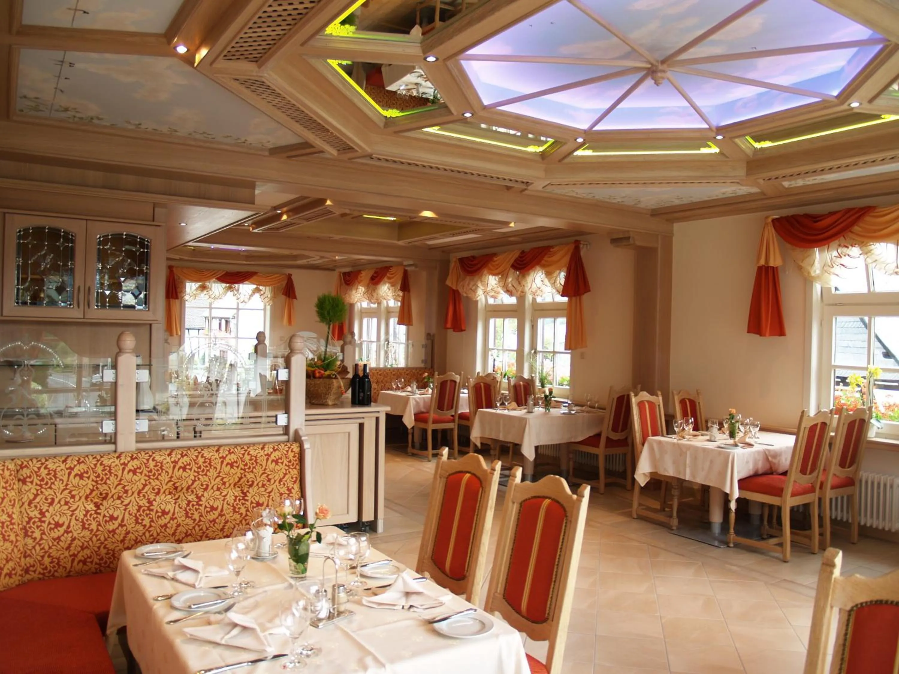 Restaurant/places to eat in Hotel Zum weißen Stein