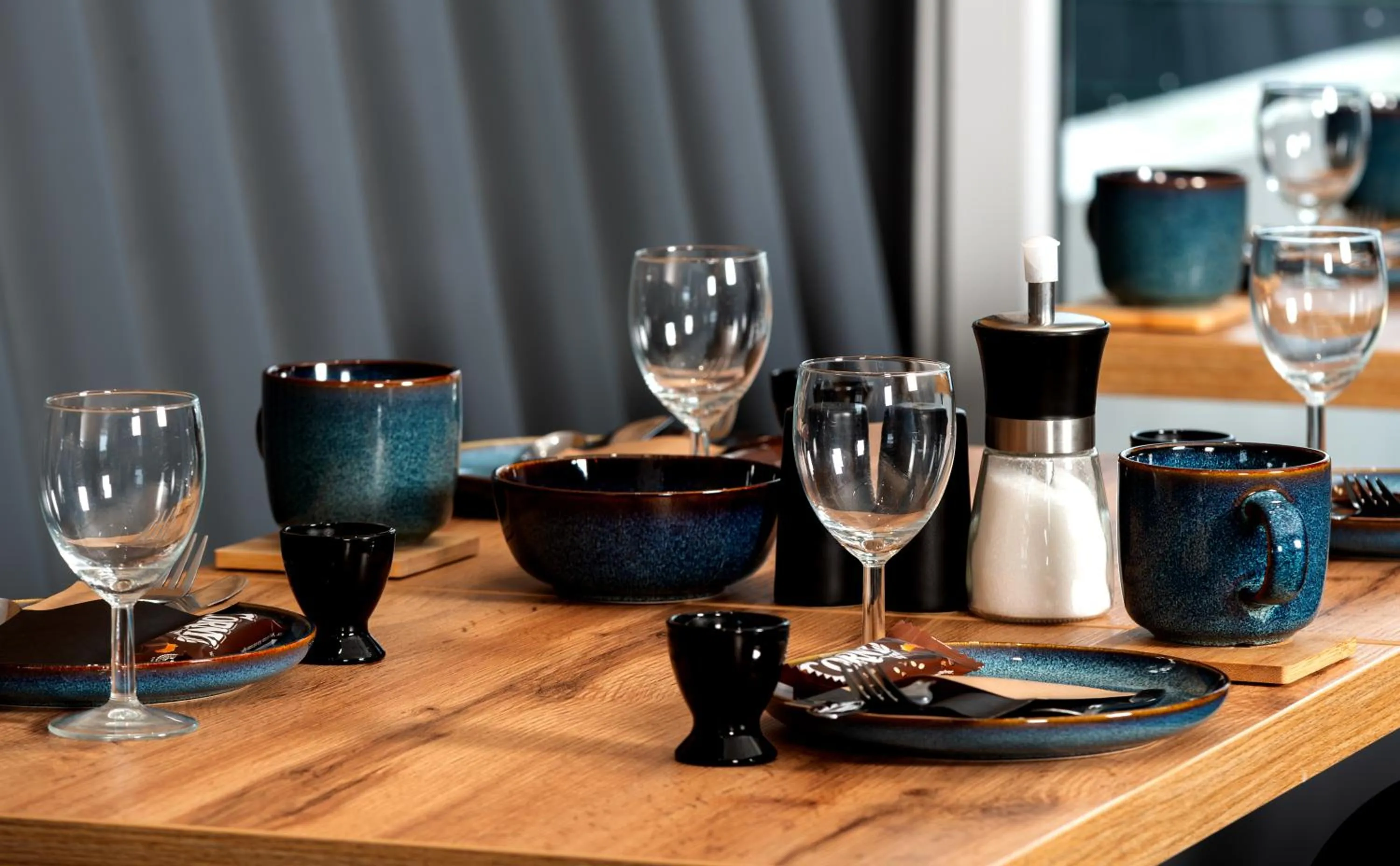 Restaurant/places to eat in Hotel Deluxe