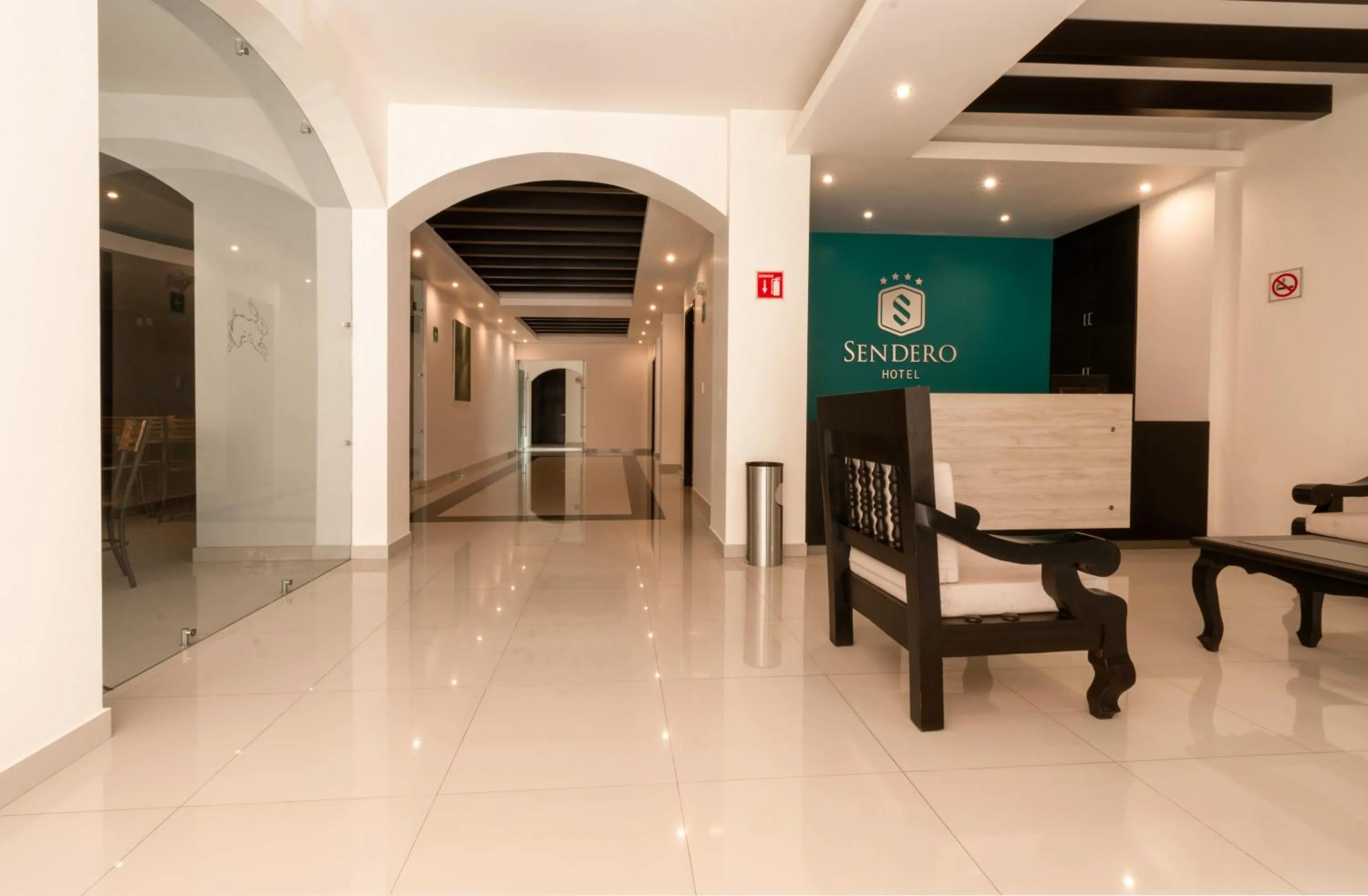 Lobby or reception in Sendero Hotel