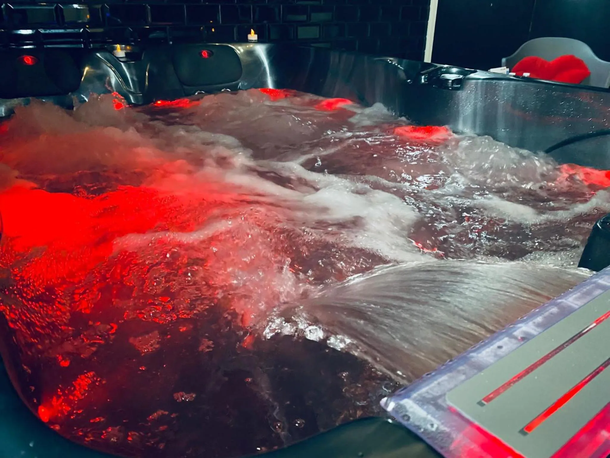 Hot Tub in La Valentine Spa