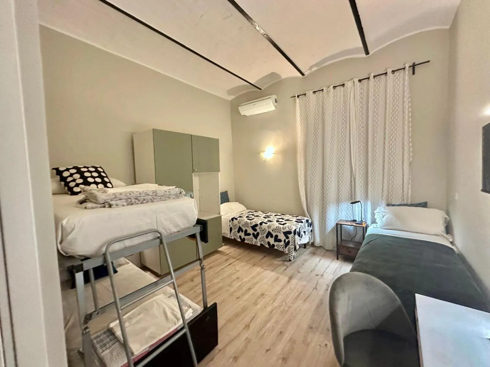 Bed in Român Holidays