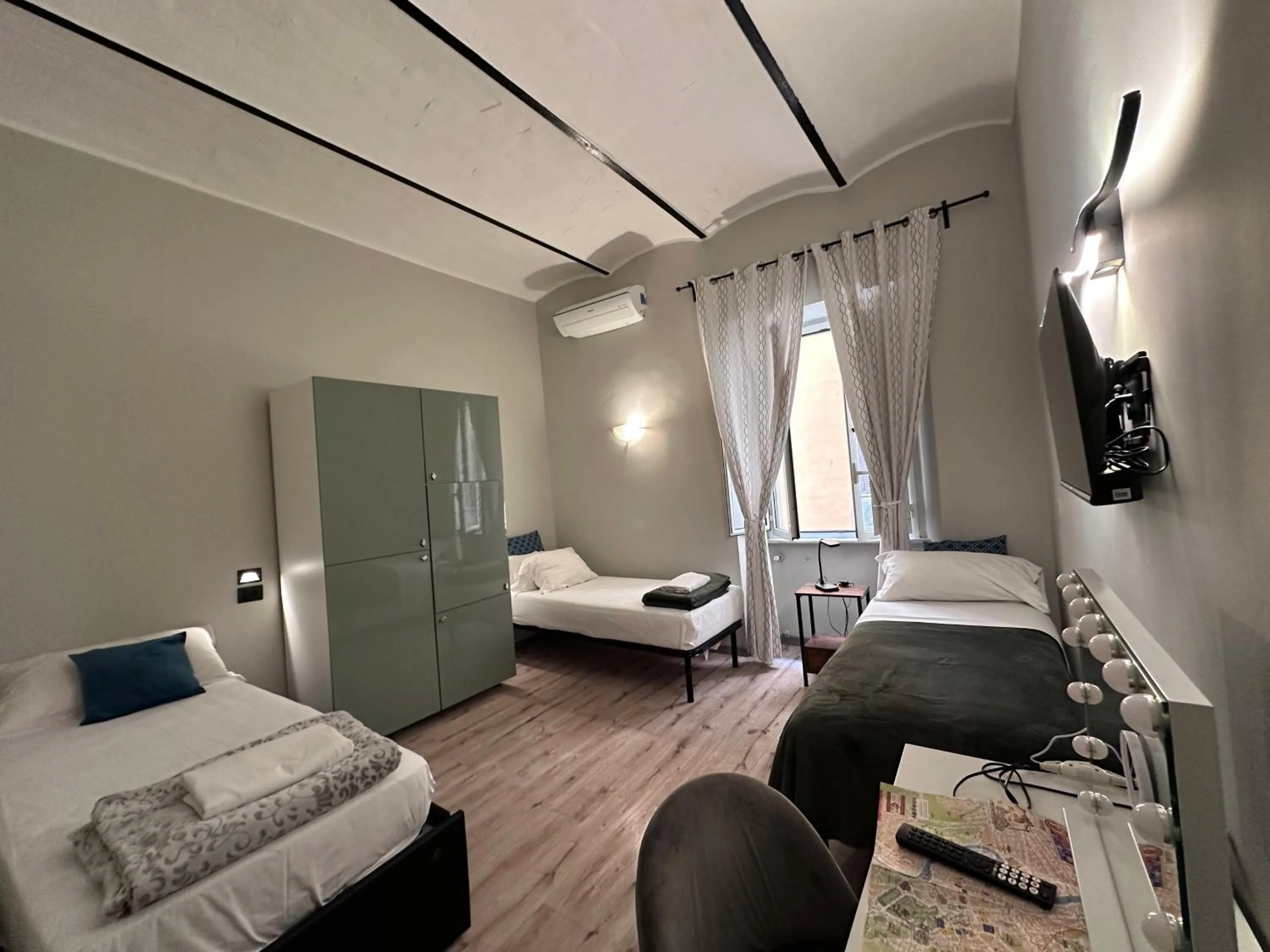 Bed in Român Holidays