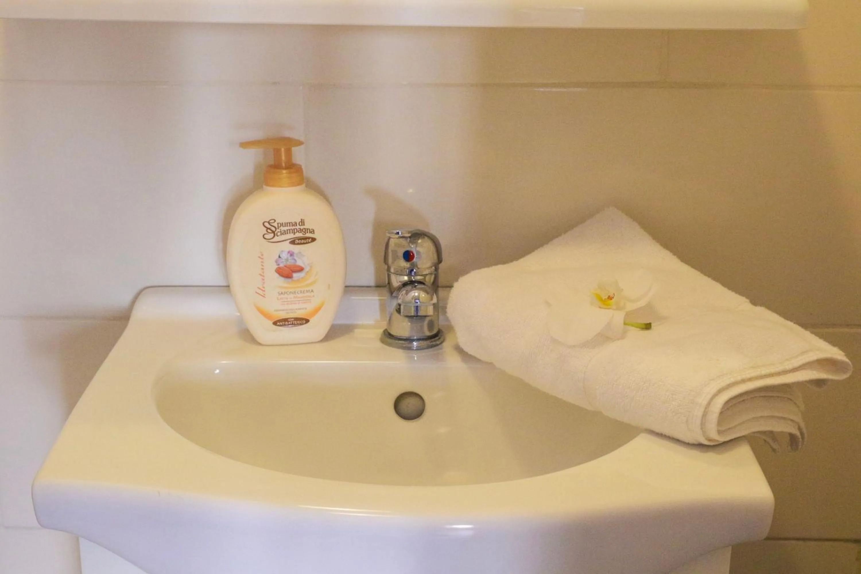 Bathroom in Român Holidays