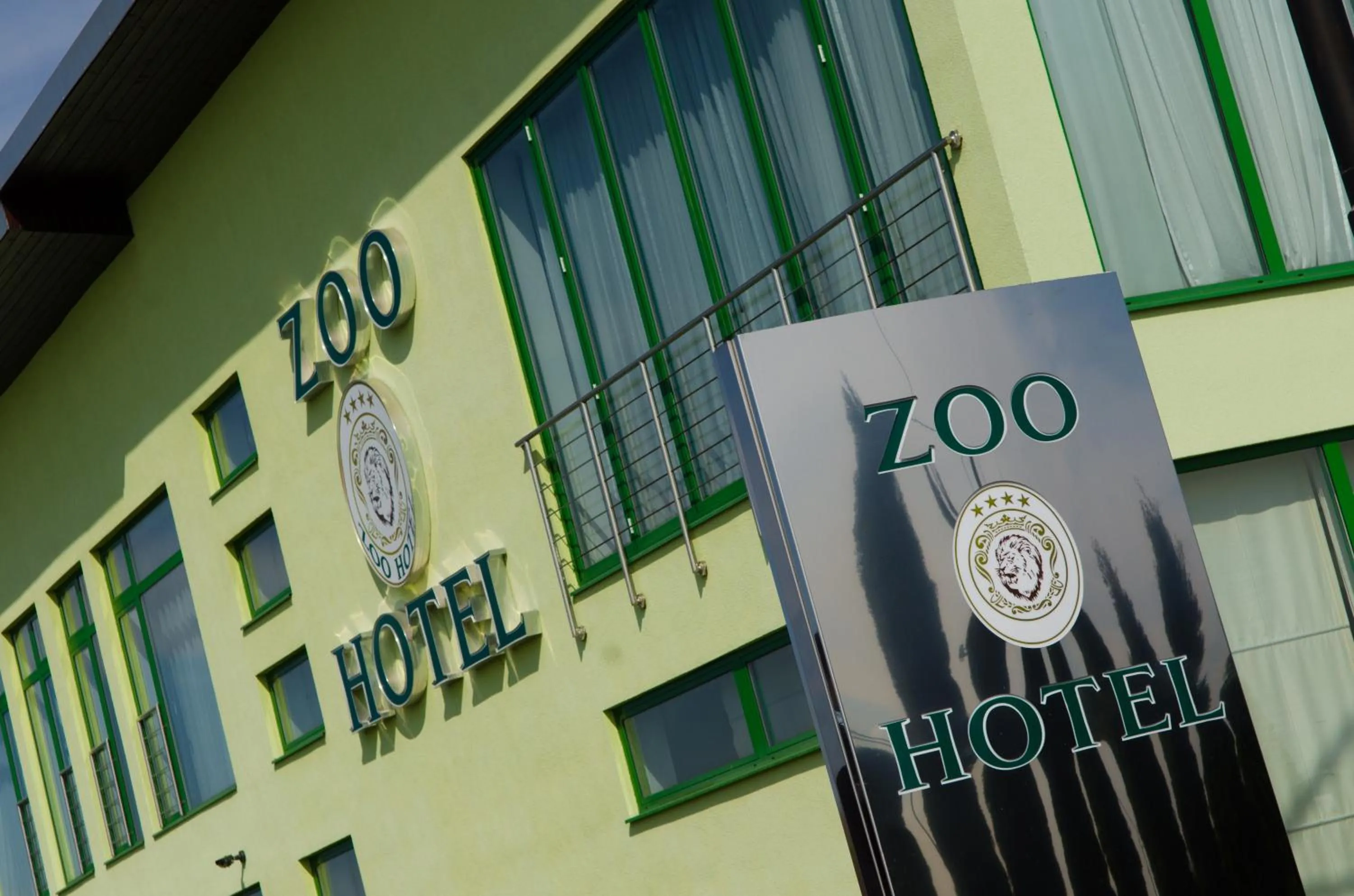 Facade/entrance in ZOO hotel