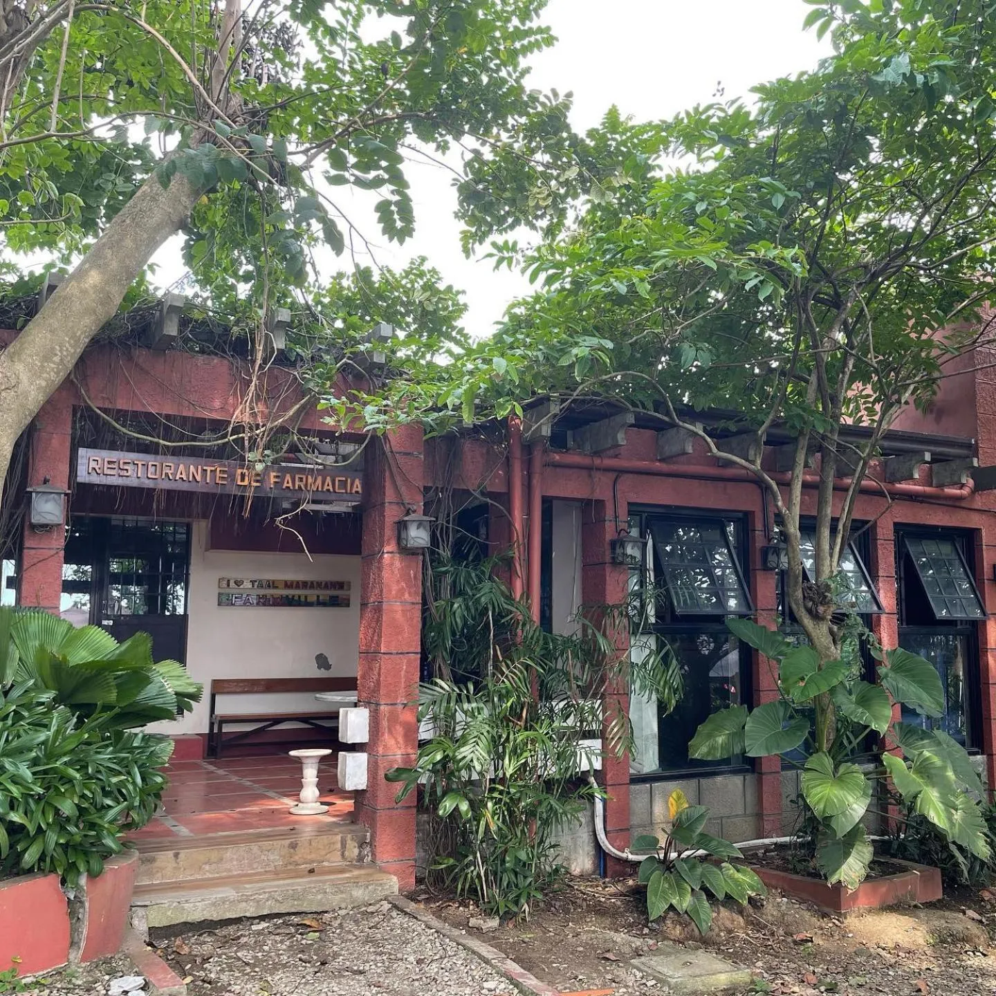 Restaurant/places to eat in Taal Maranan Farmville Inc by Cocotel