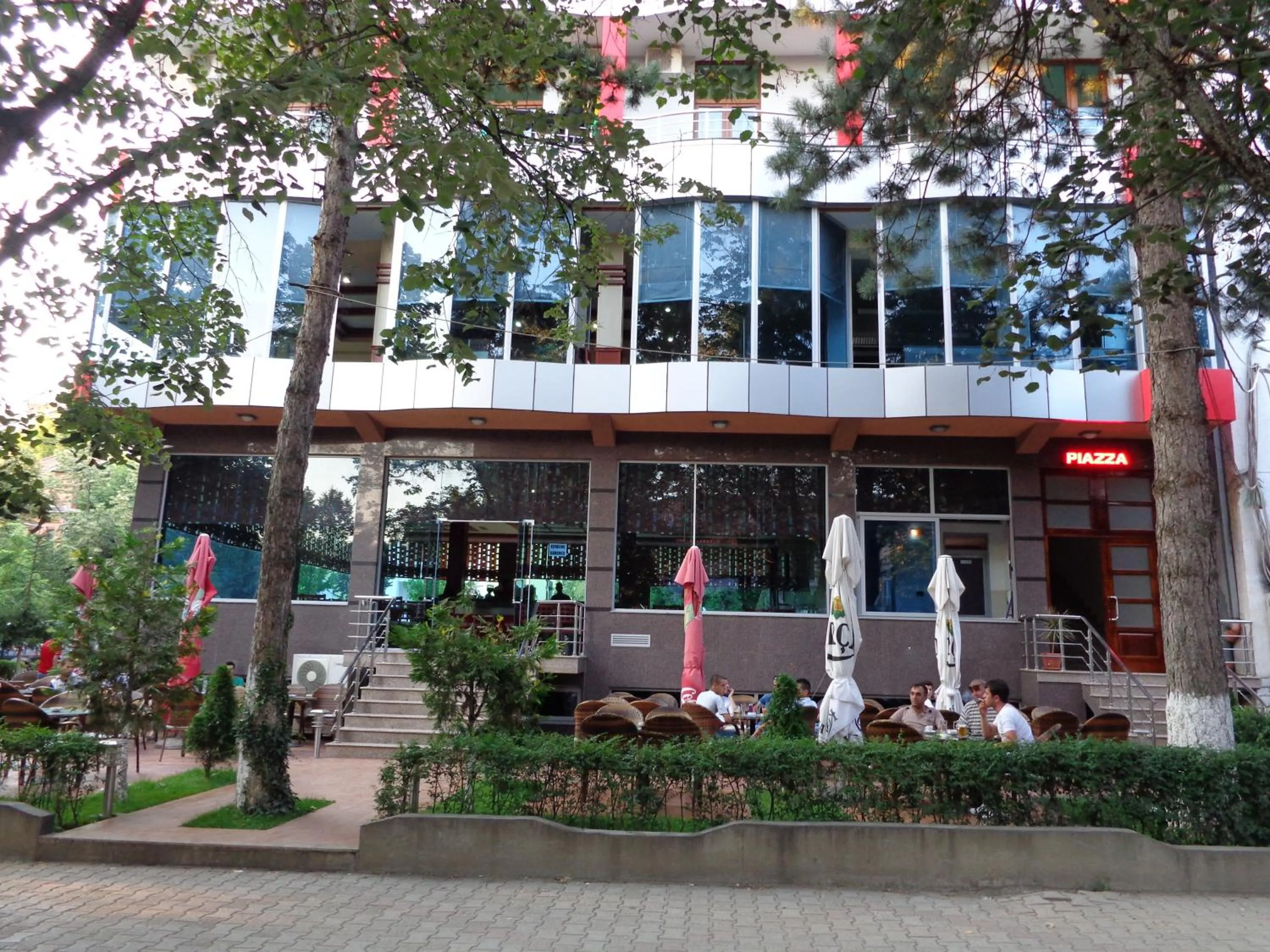 Facade/entrance in Hotel Piazza