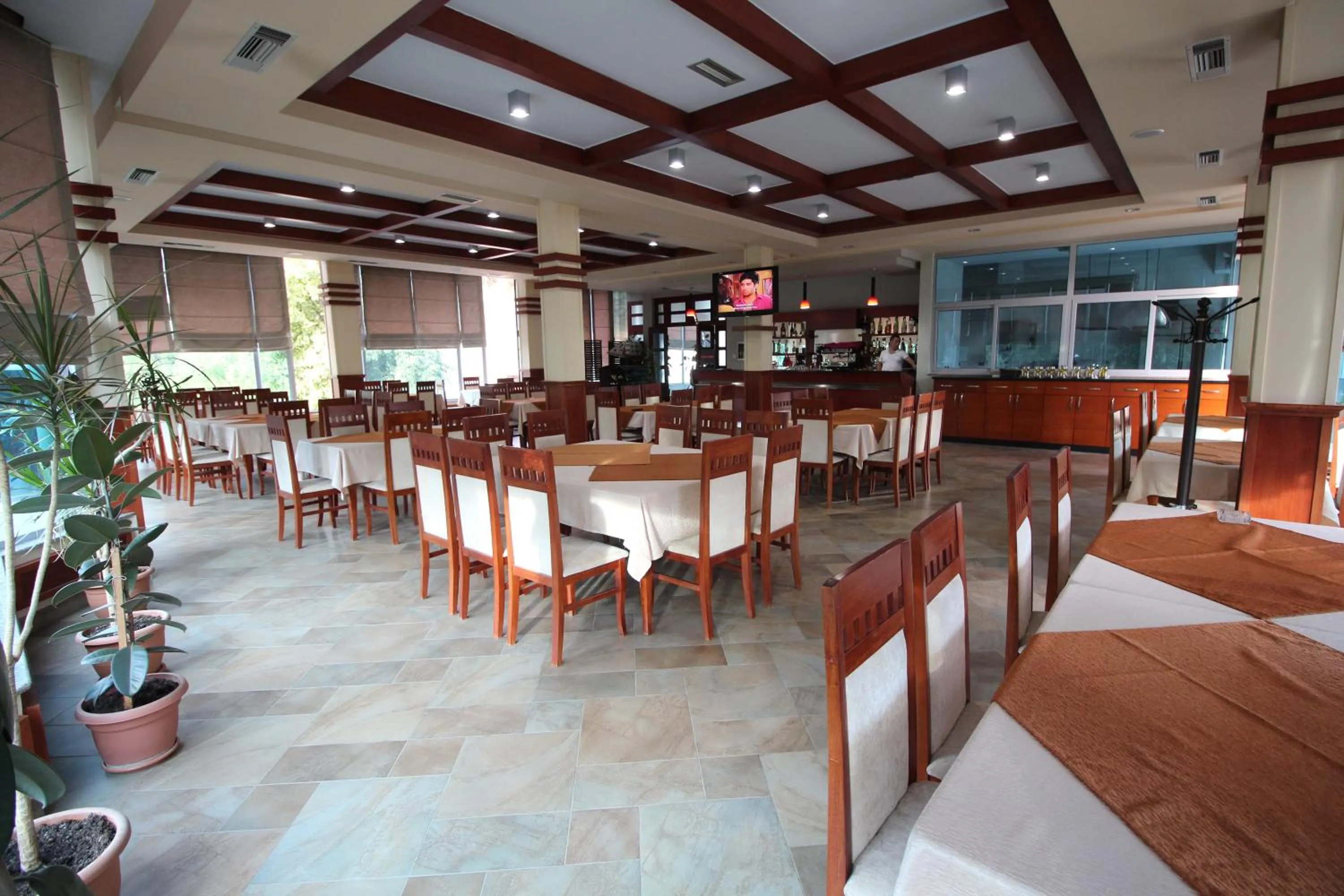 Restaurant/places to eat in Hotel Piazza