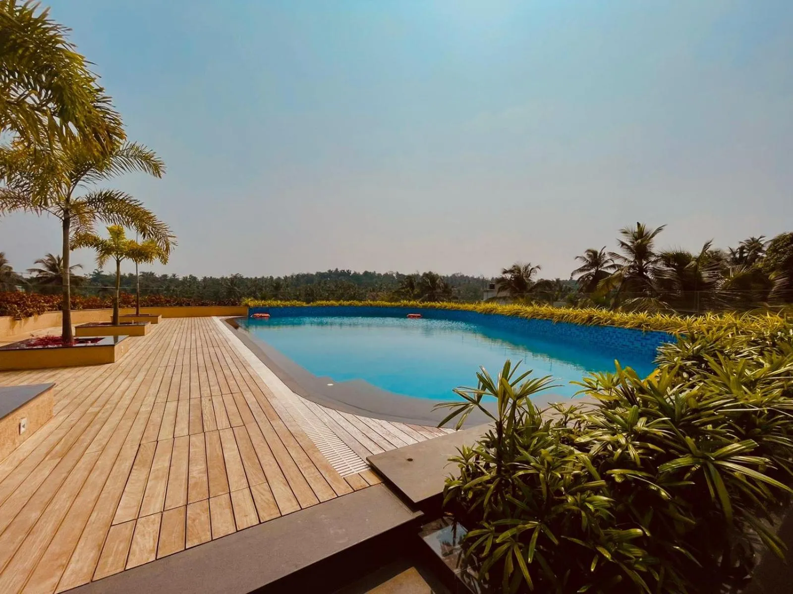 Swimming pool in Dimora Kozhikode