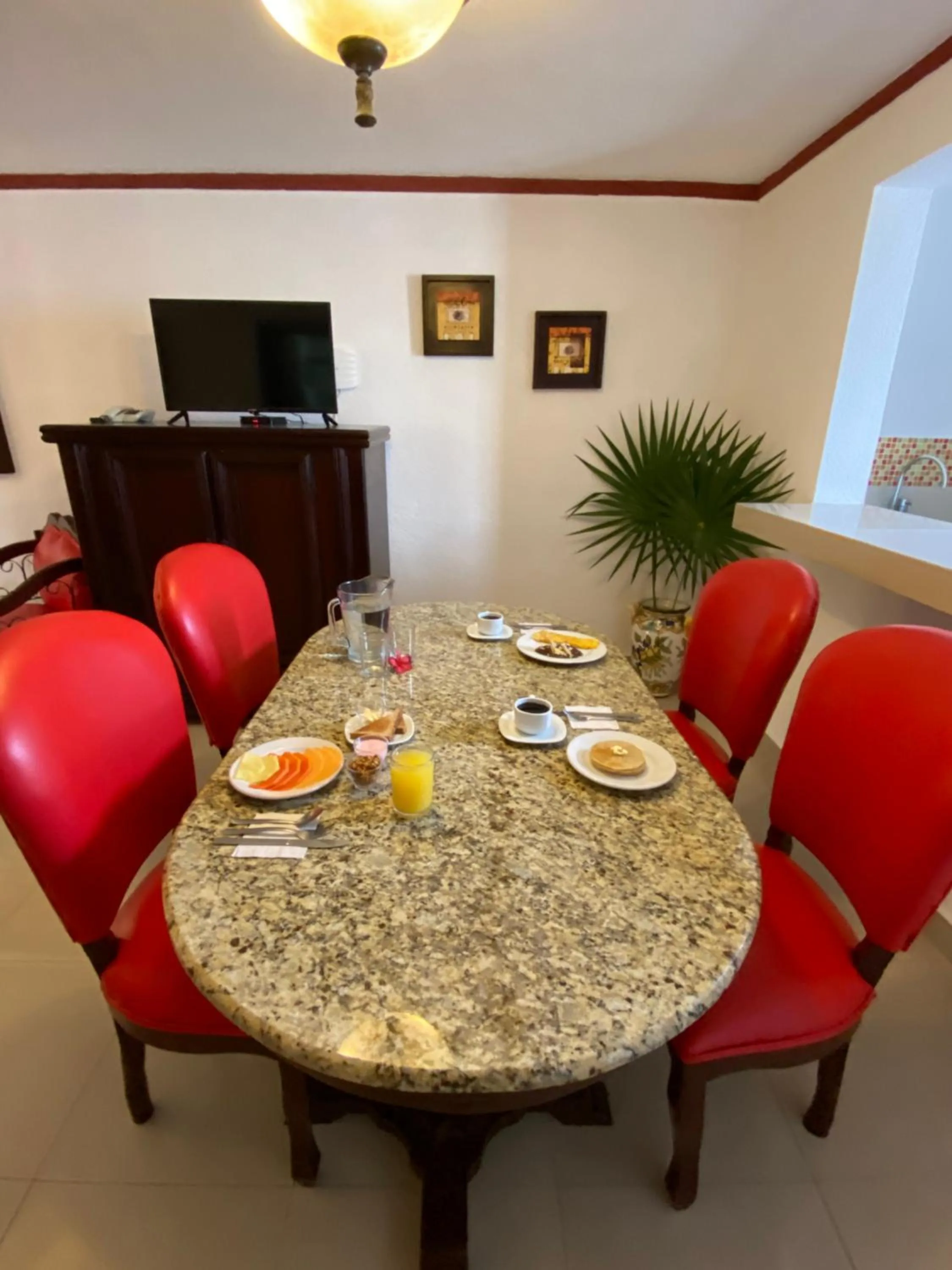 Dining area in Hotel Las Golondrinas