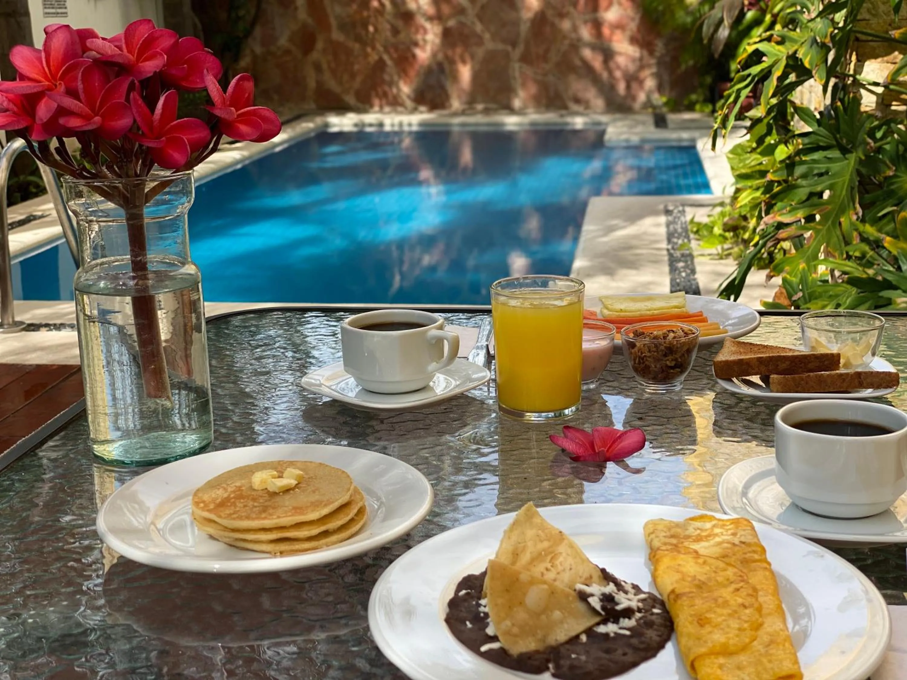 Pool view in Hotel Las Golondrinas