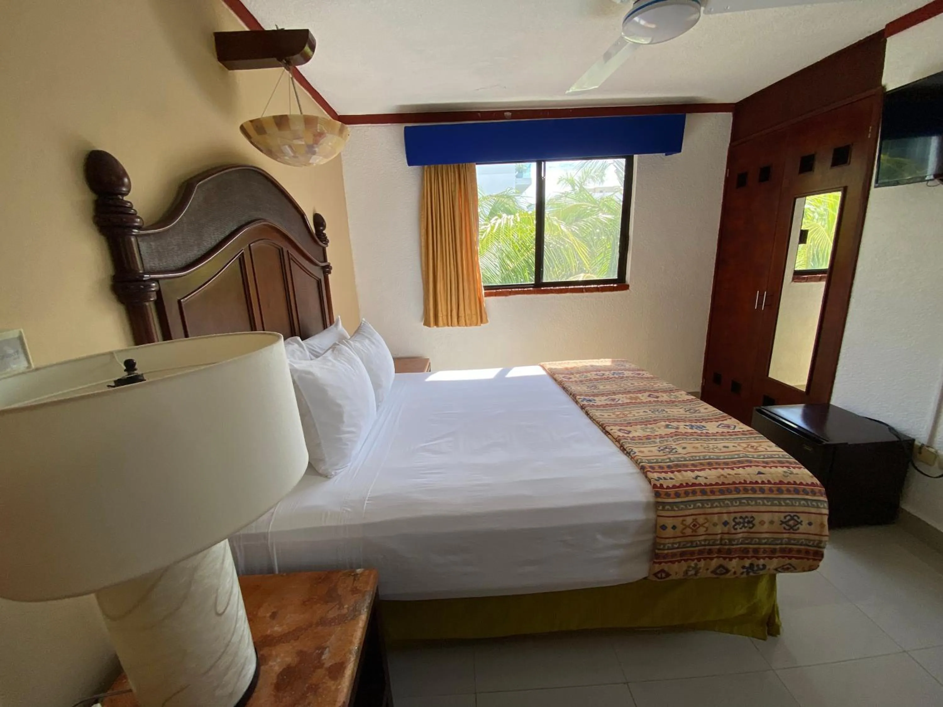 Bed in Hotel Las Golondrinas