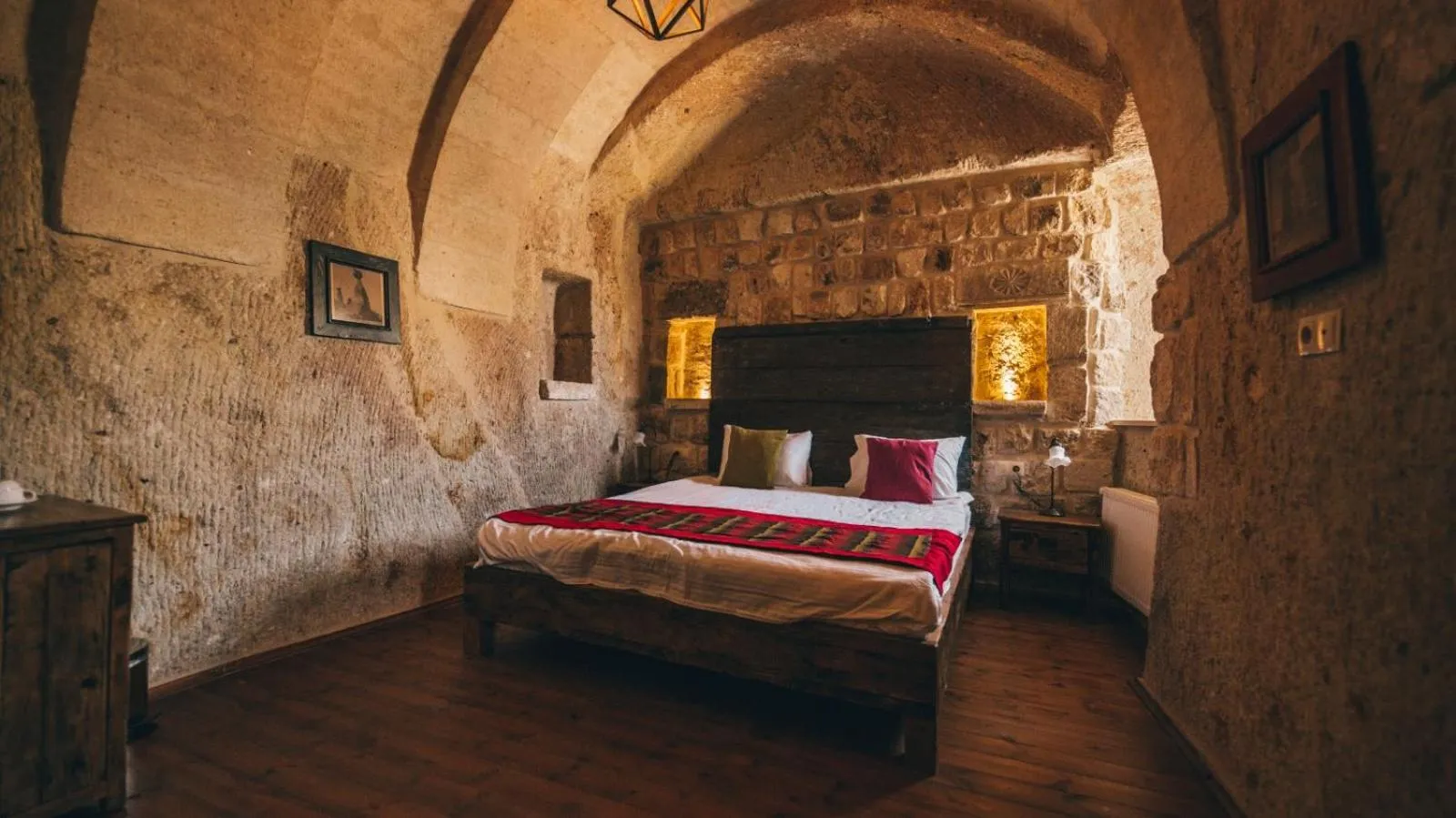 Photo of the whole room, Bed in Cappadocia Old Houses