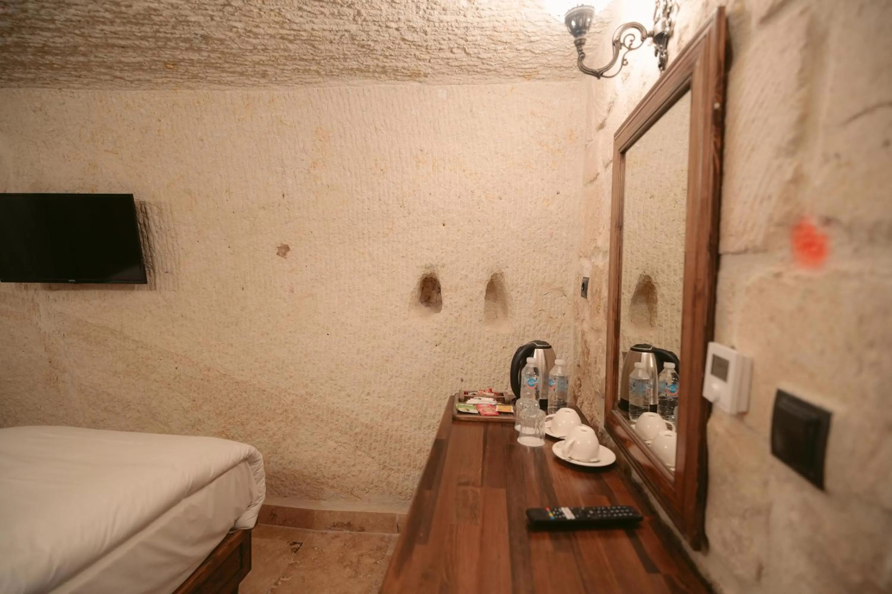 Photo of the whole room, Bed in Cappadocia Old Houses