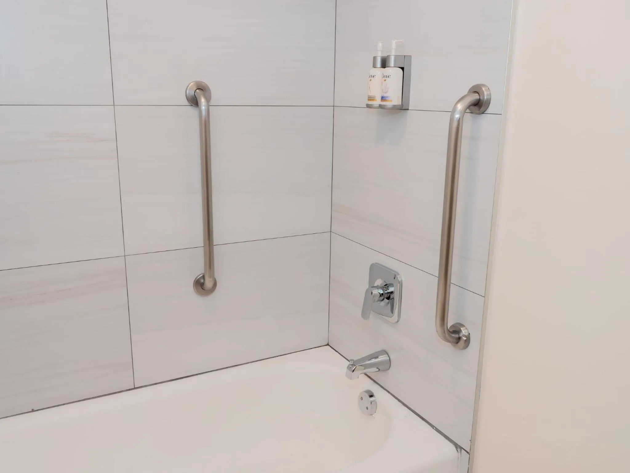 Bathroom in Holiday Inn Express - Monterrey - Tecnologico by IHG