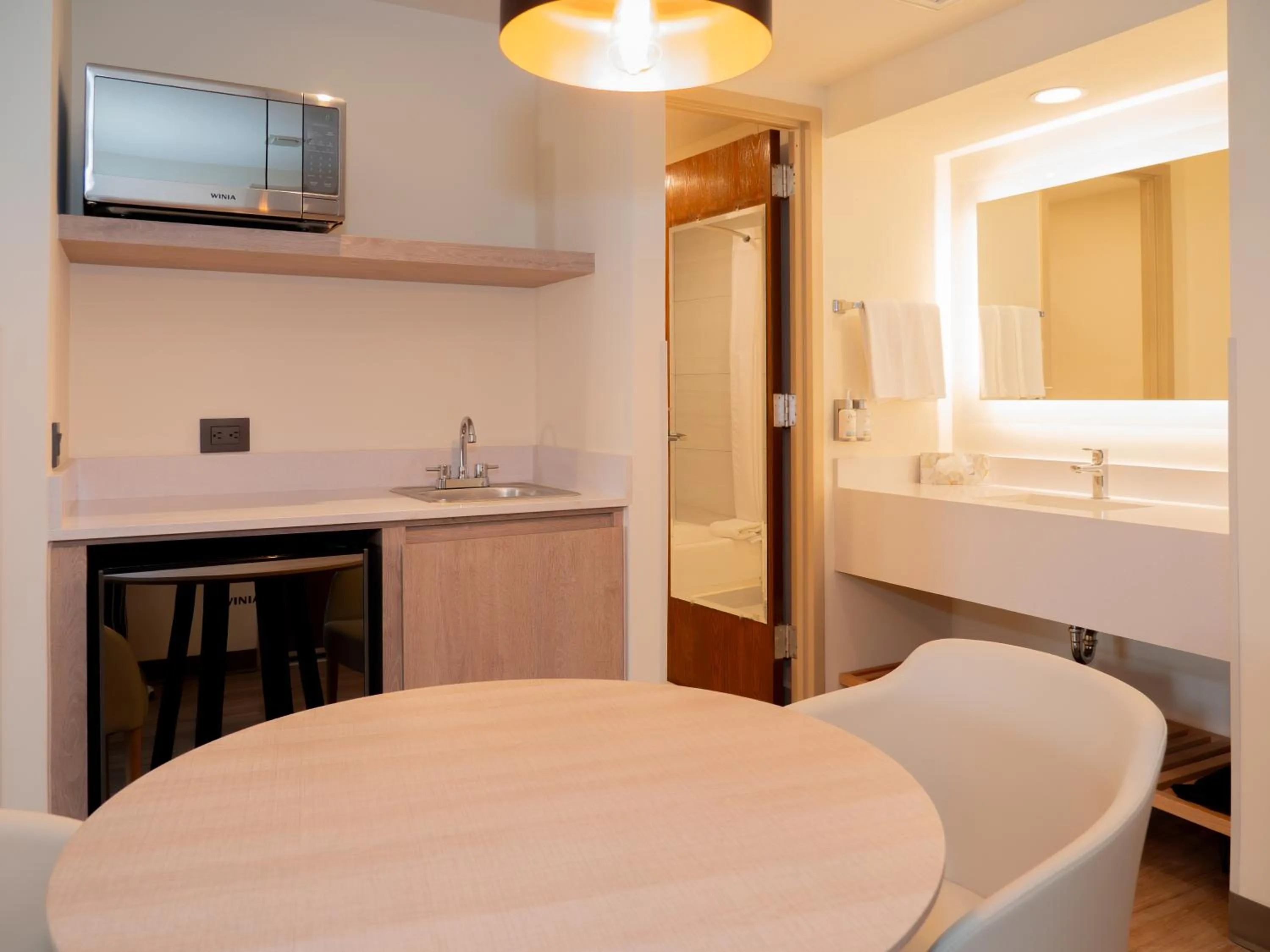 Seating area in Holiday Inn Express - Monterrey - Tecnologico by IHG