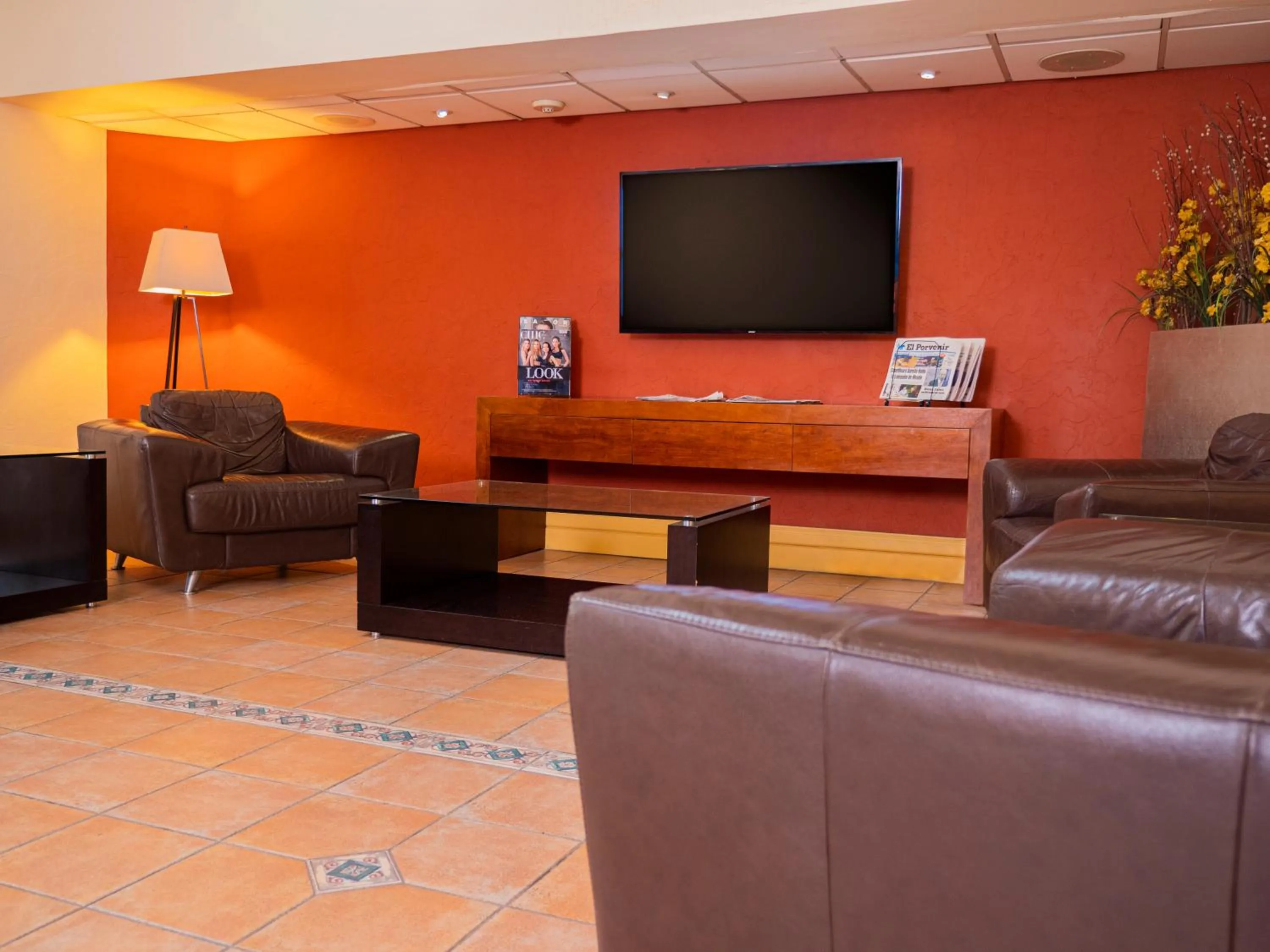 Lobby or reception in Holiday Inn Express - Monterrey - Tecnologico by IHG
