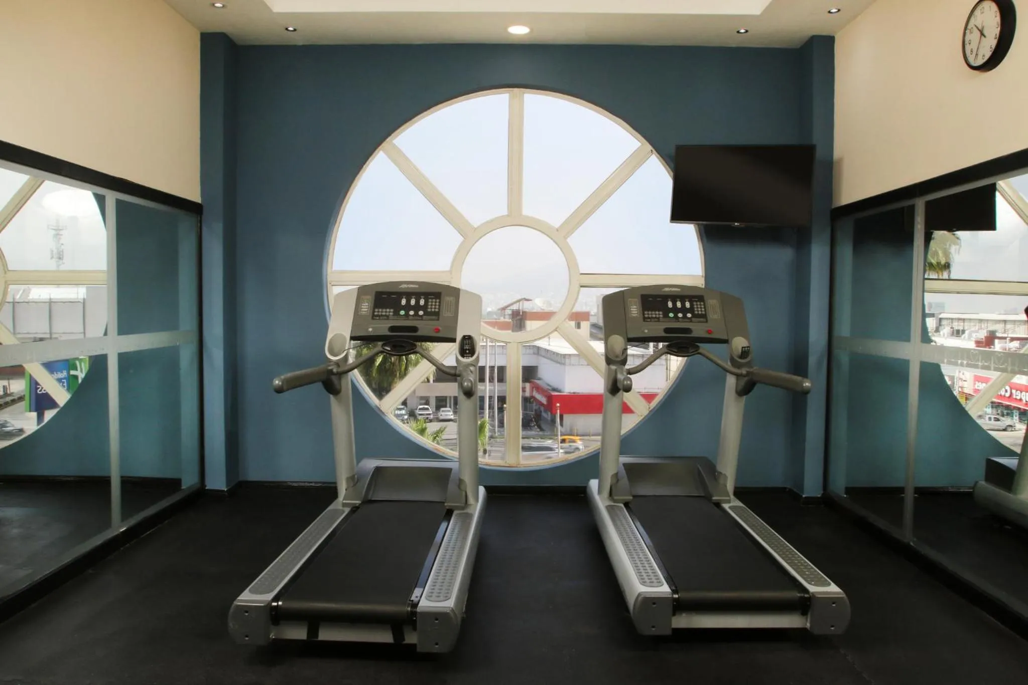 Fitness centre/facilities in Holiday Inn Express - Monterrey - Tecnologico by IHG