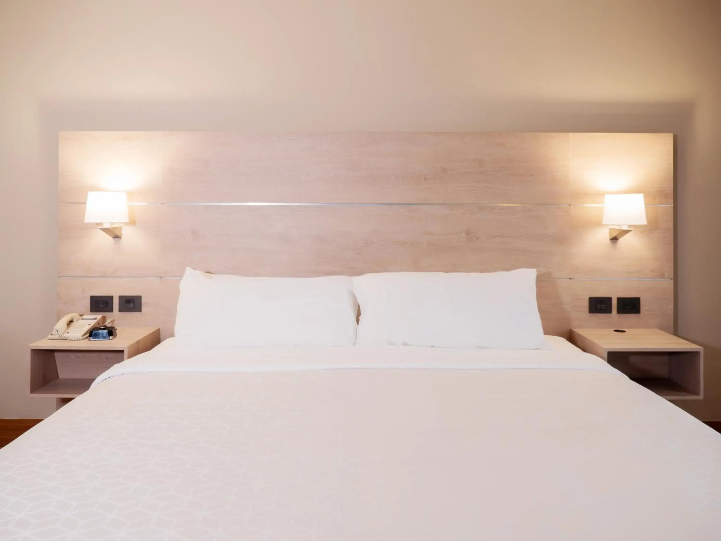 Standard King Room in Holiday Inn Express - Monterrey - Tecnologico by IHG Standard King Room in Holiday Inn Express - Monterrey - Tecnologico by IHG