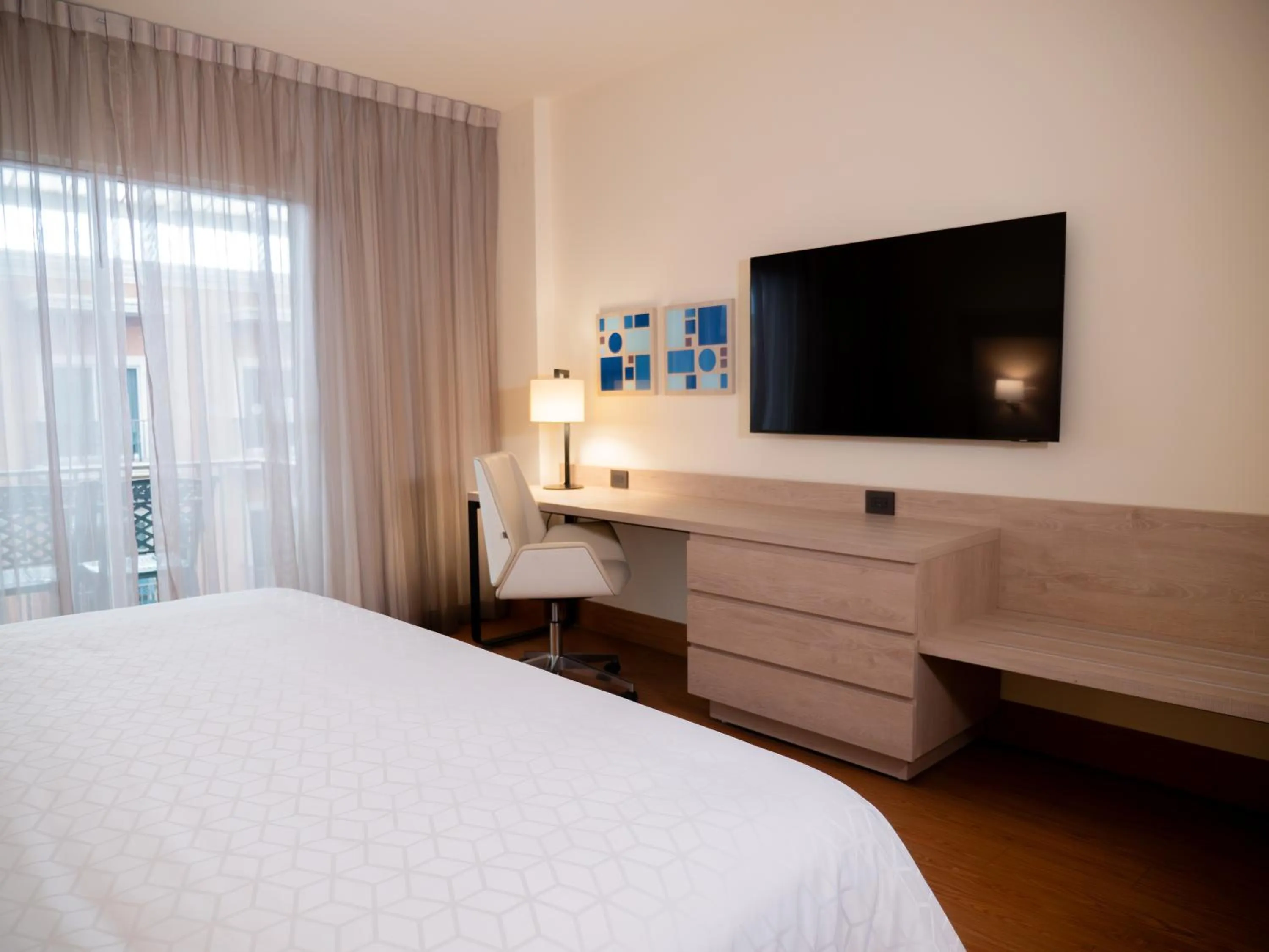 Bedroom, Bed in Holiday Inn Express - Monterrey - Tecnologico by IHG
