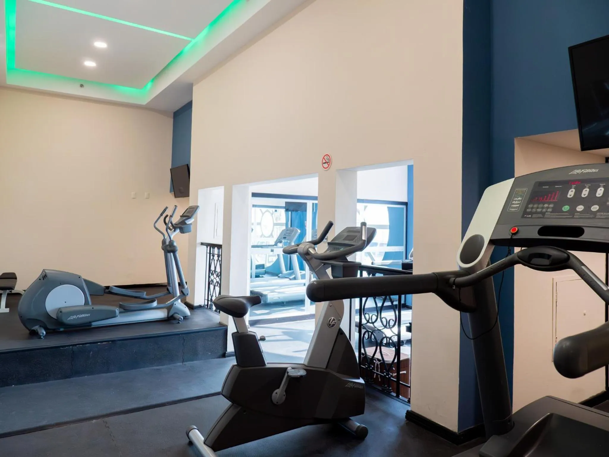 Fitness centre/facilities in Holiday Inn Express - Monterrey - Tecnologico by IHG
