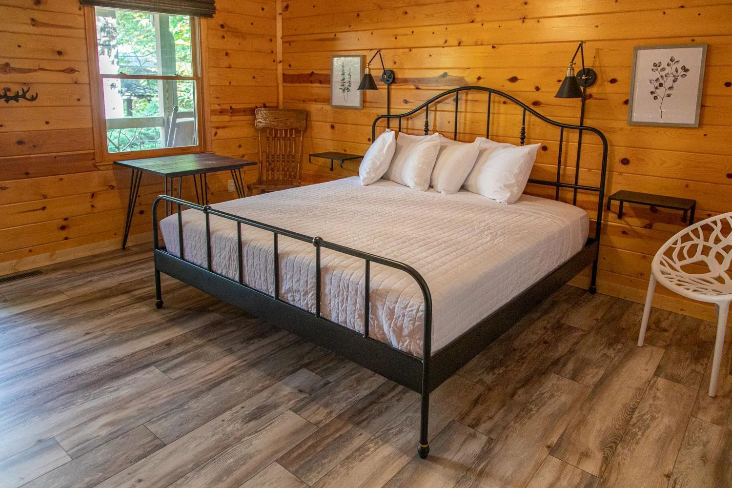 Bed in Mount Mitchell Eco Retreat