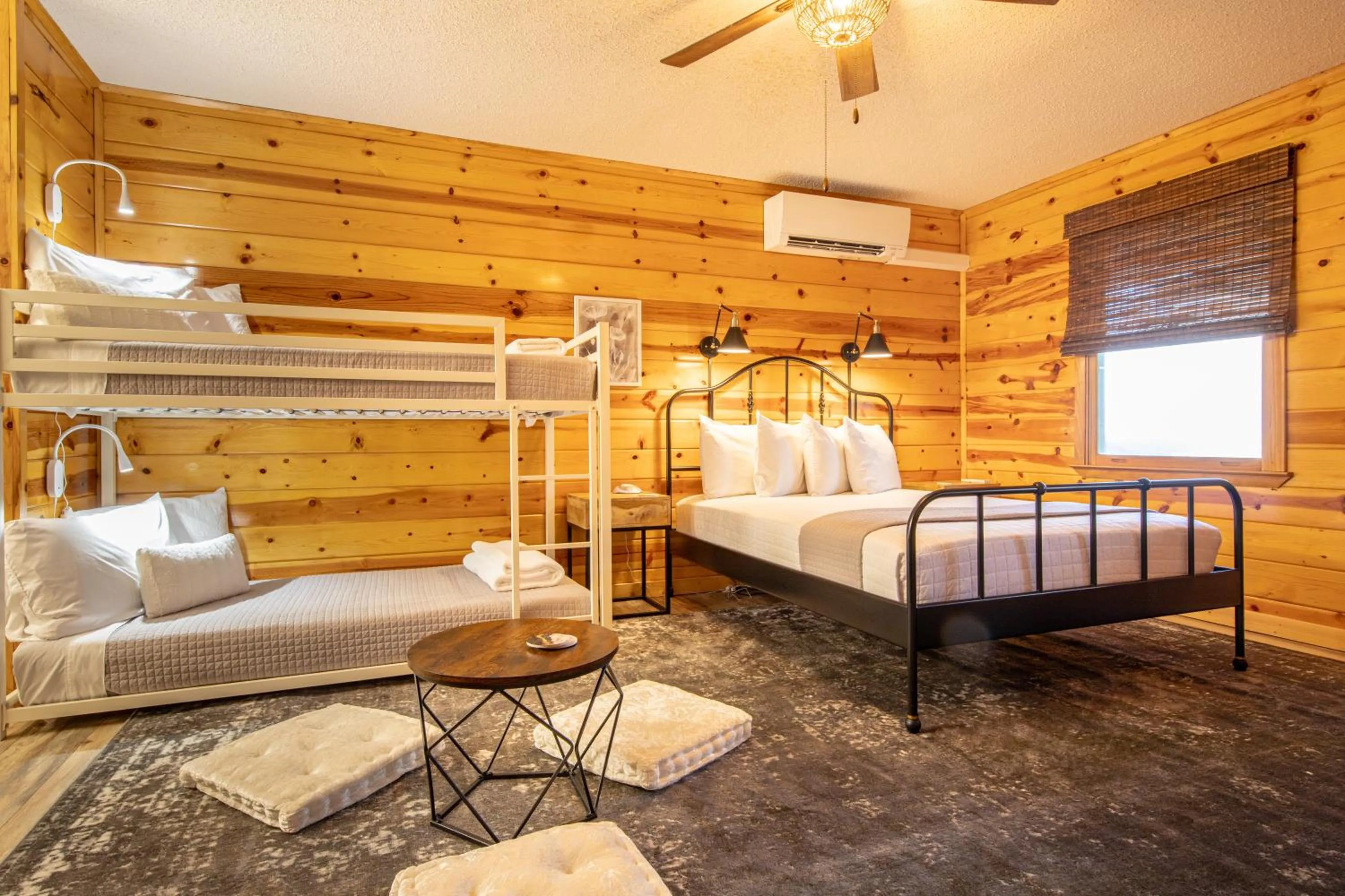 Bedroom, Bed in Mount Mitchell Eco Retreat