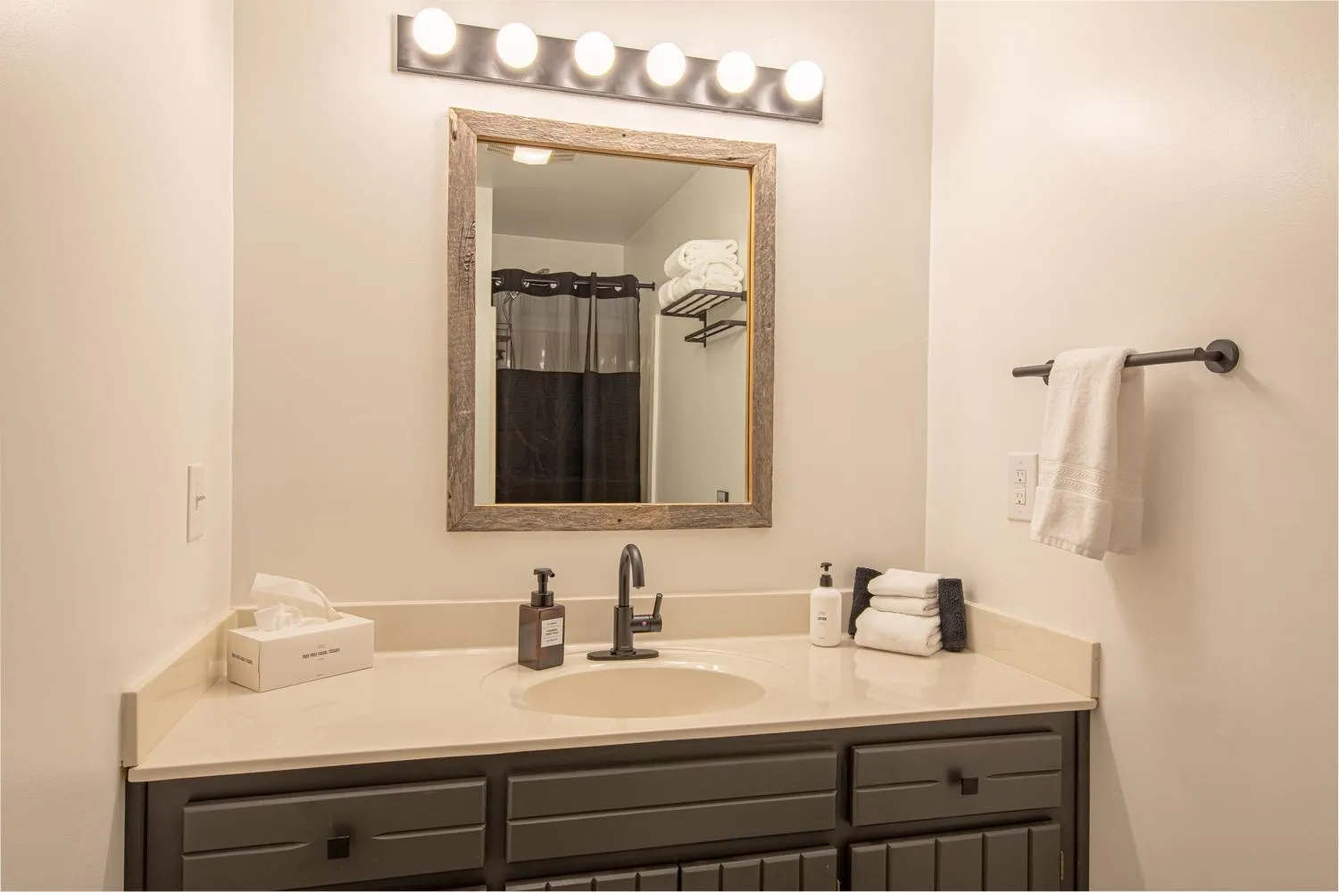 Bathroom in Mount Mitchell Eco Retreat