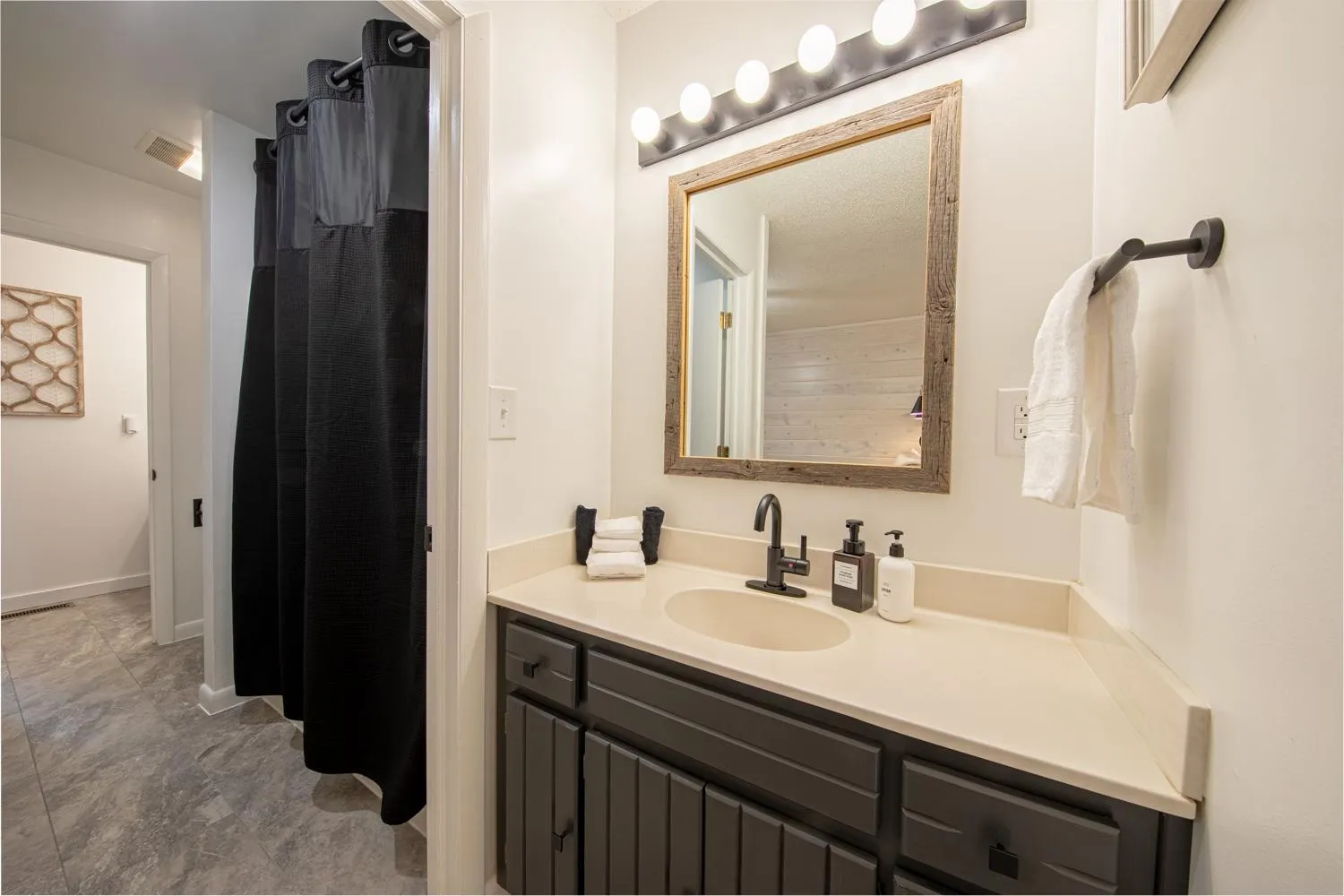 Bathroom in Mount Mitchell Eco Retreat