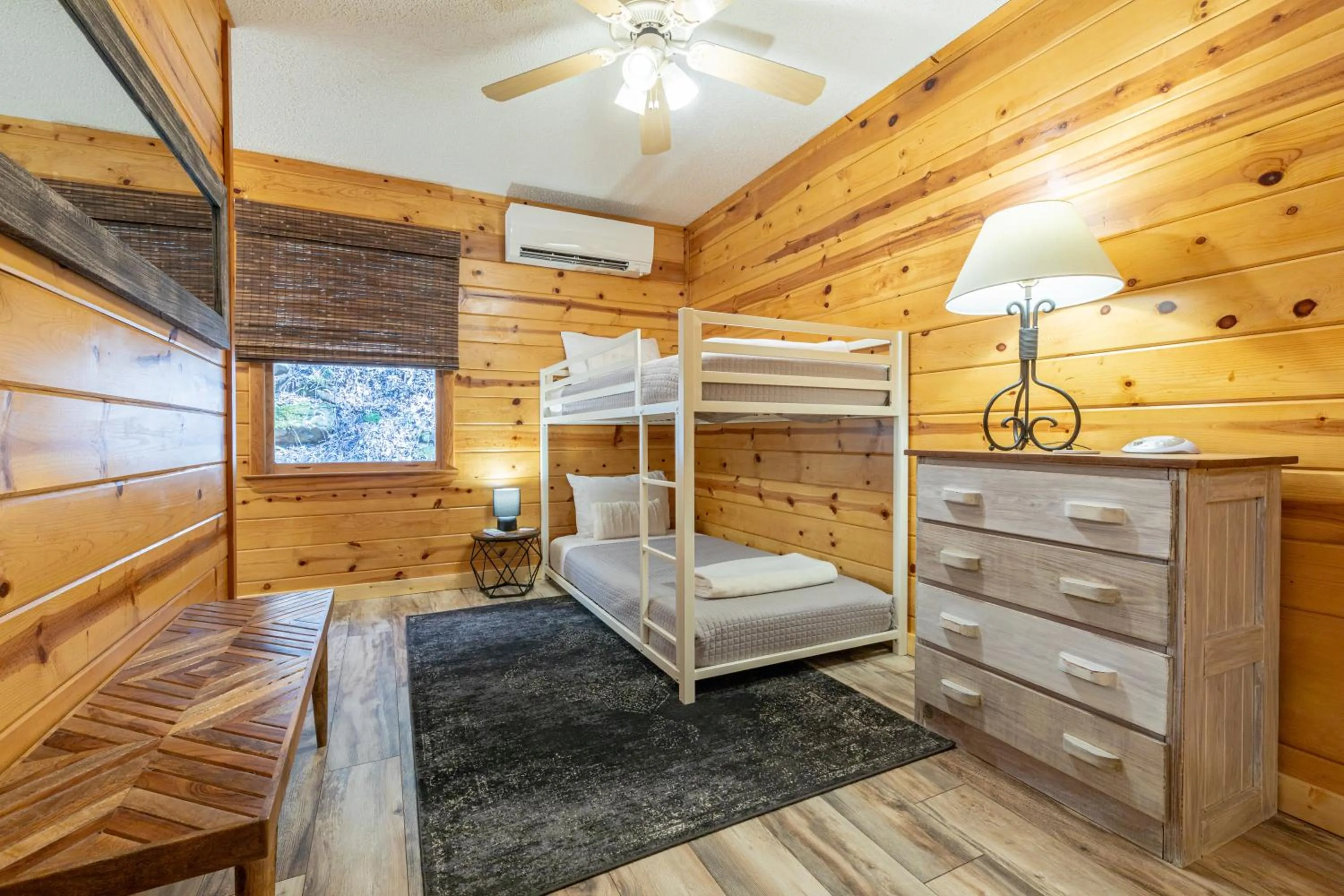 Bedroom, Bed in Mount Mitchell Eco Retreat