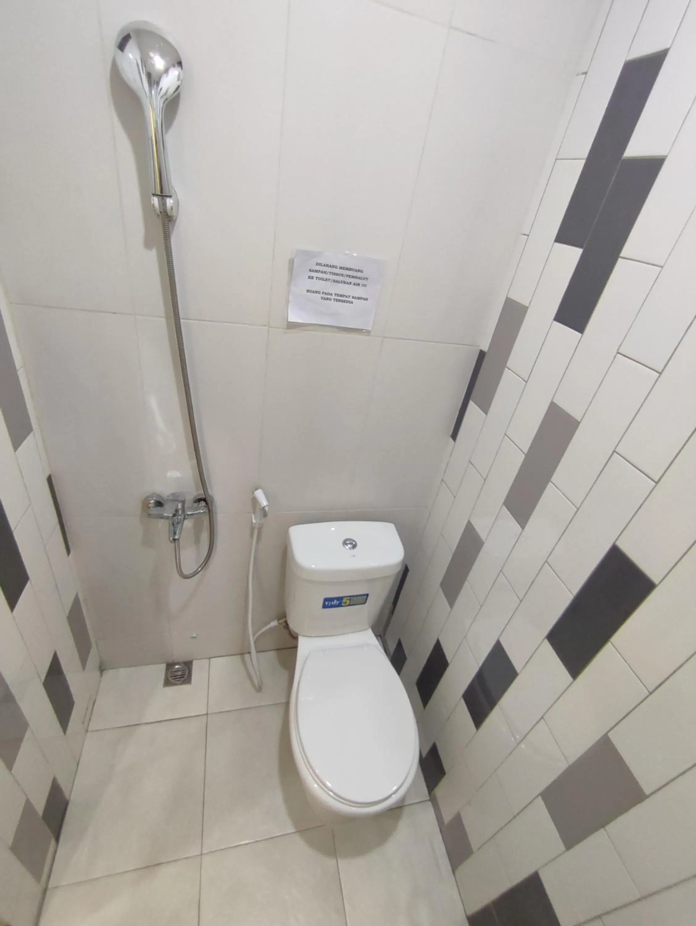 Shower in La Tana Hotel