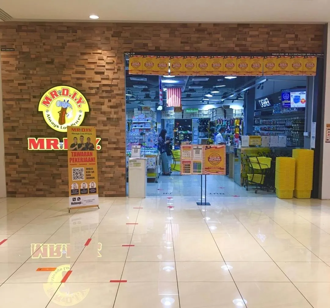 Supermarket/grocery shop in MesaHill Homestay, Nilai by S&T Homez