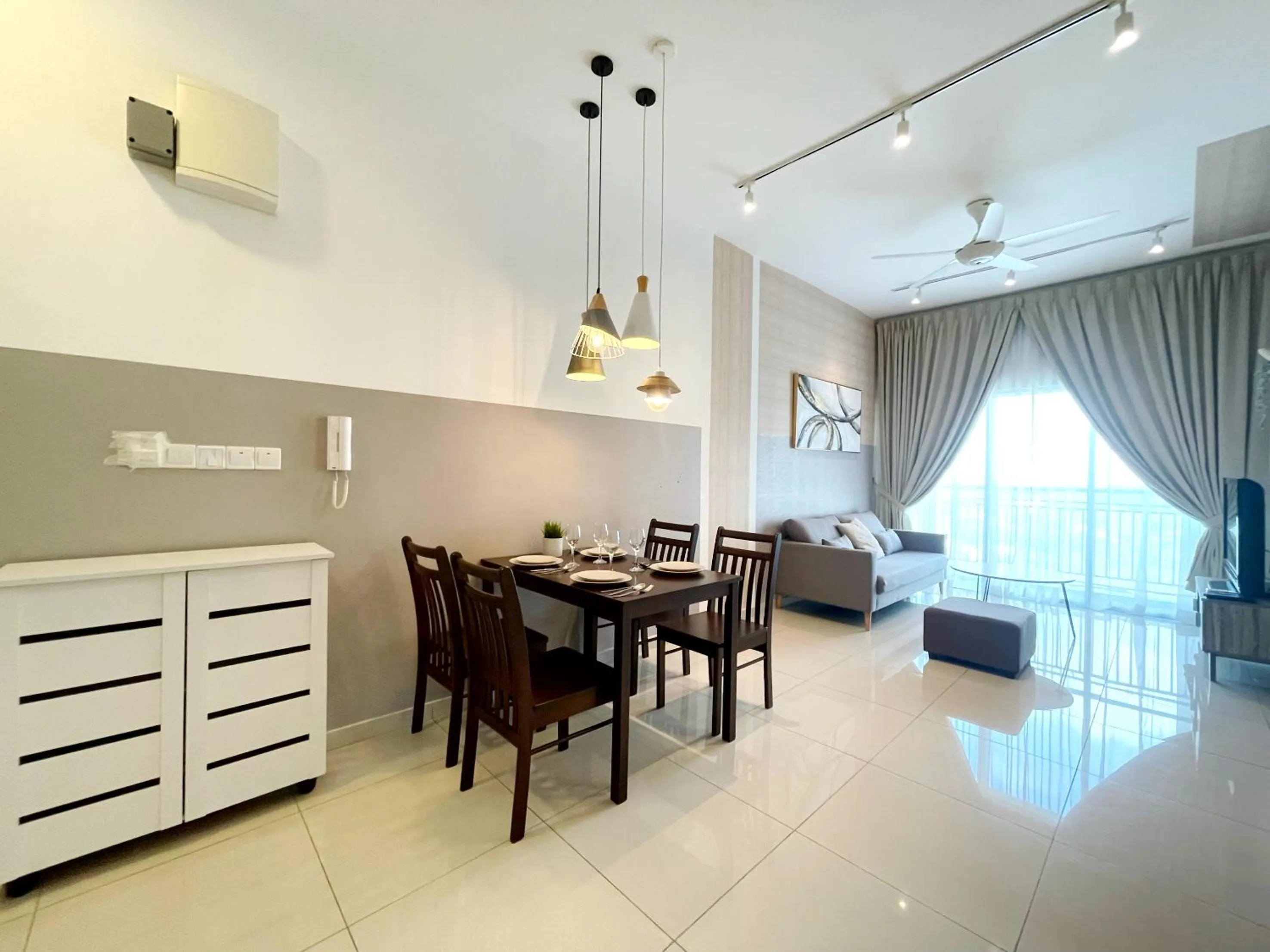 Dining area in MesaHill Homestay, Nilai by S&T Homez
