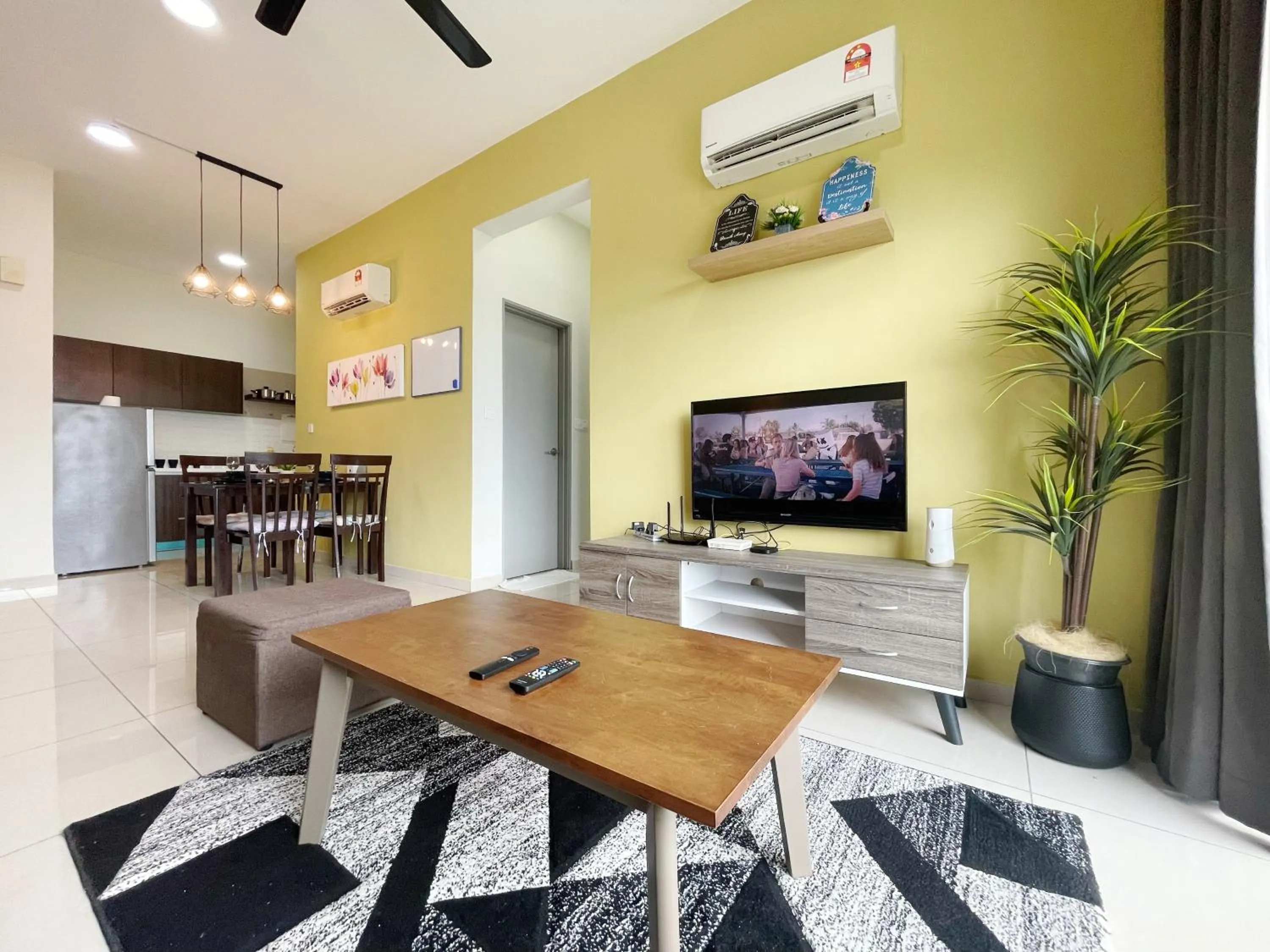 Living room in MesaHill Homestay, Nilai by S&T Homez