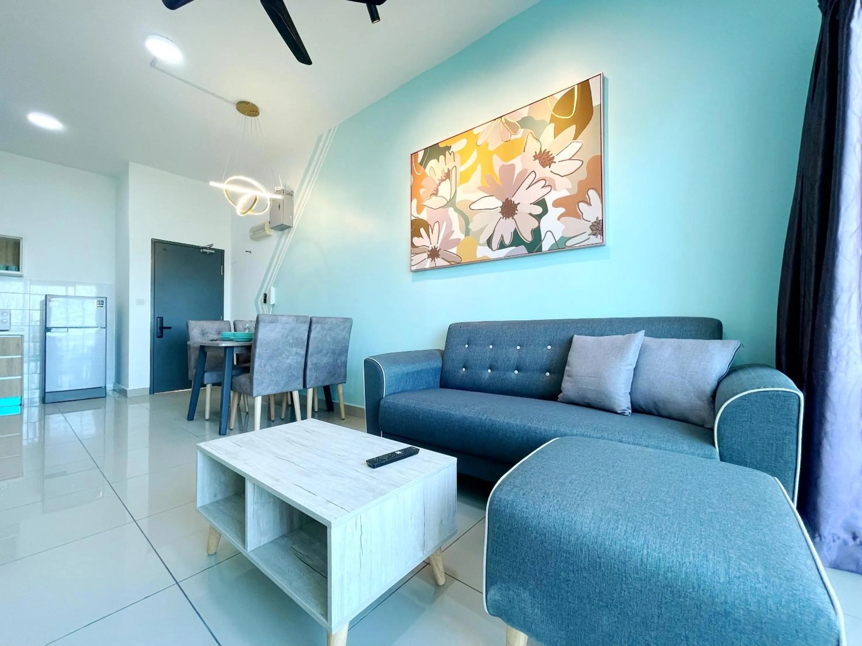 Living room in MesaHill Homestay, Nilai by S&T Homez